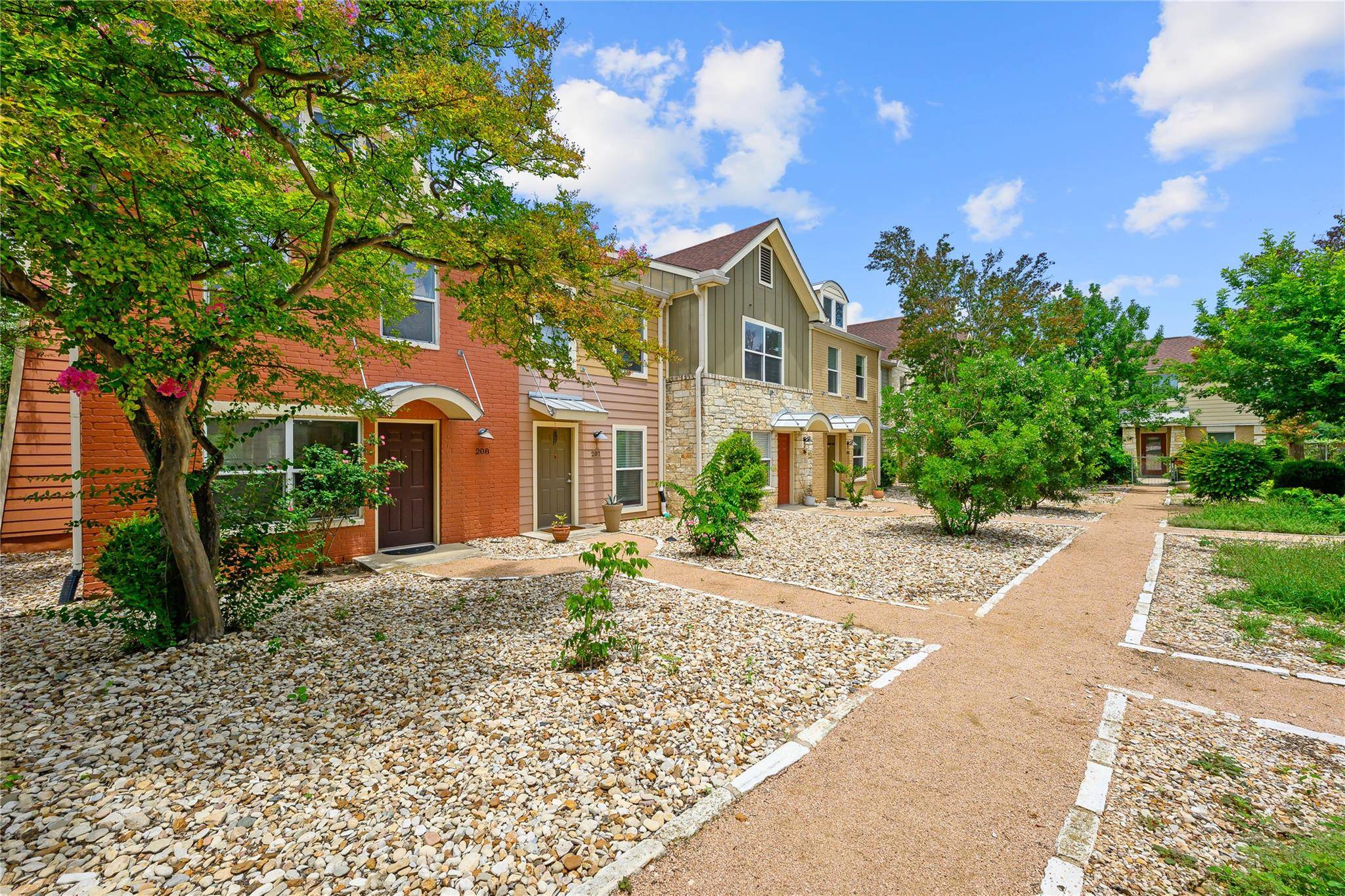 1101 Grove BLVD #208, Austin, TX 78741