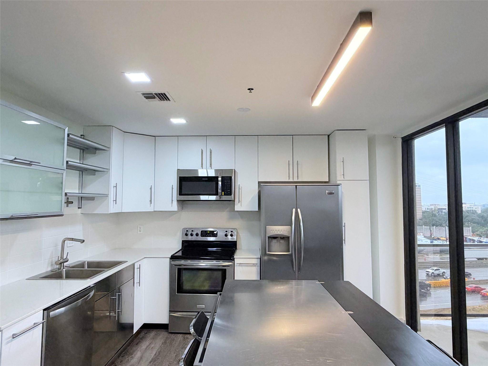 40 N Interstate 35 #8D4, Austin, TX 78701