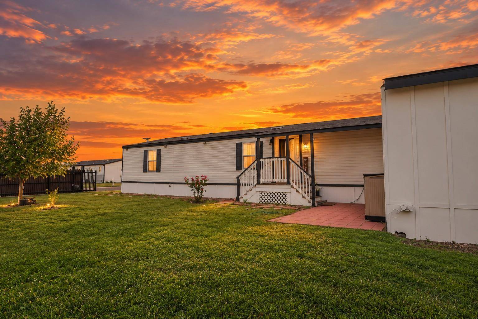 230 Vaquero LN, Kyle, TX 78640