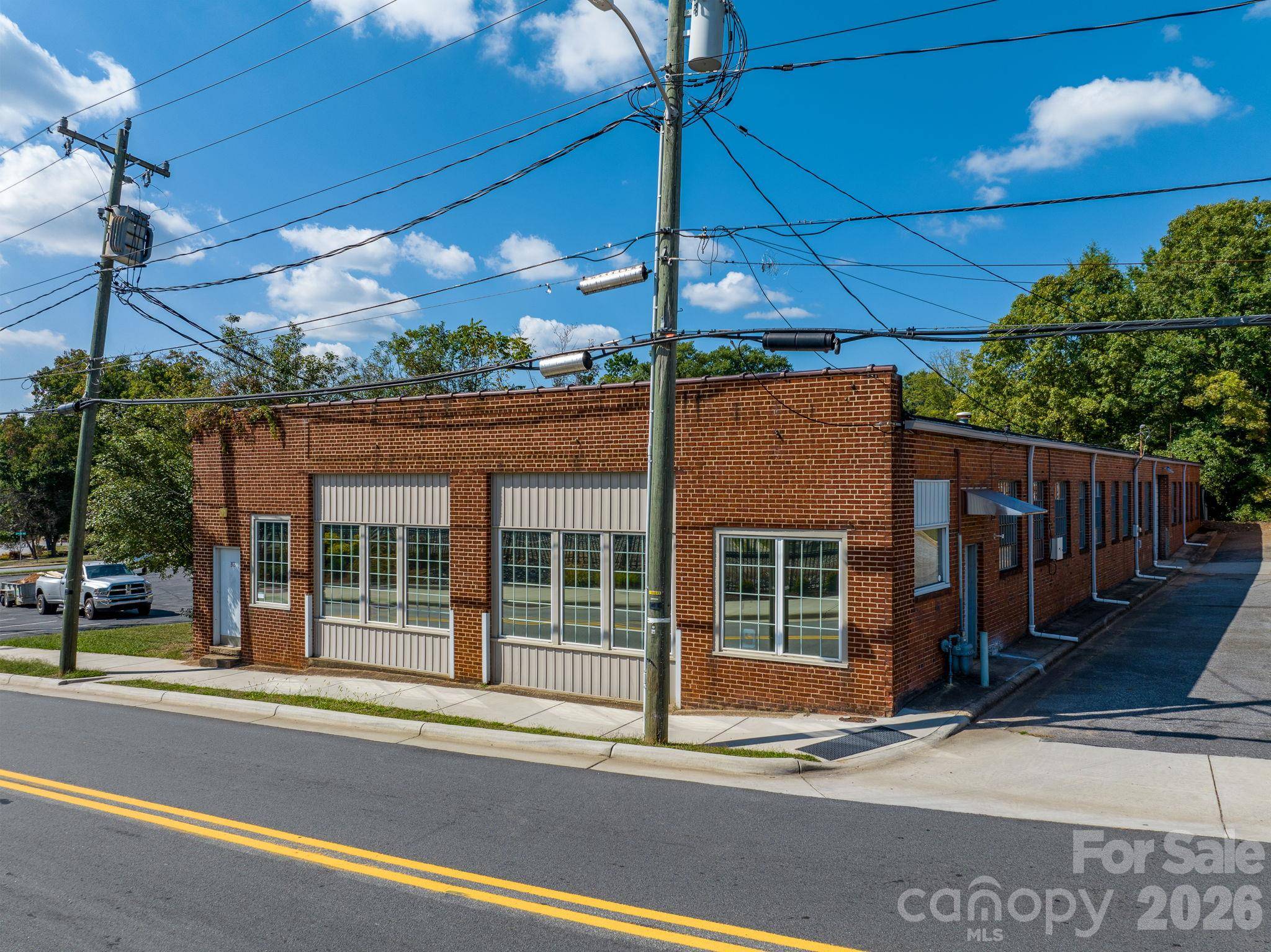 313 Main AVE NE, Hickory, NC 28601