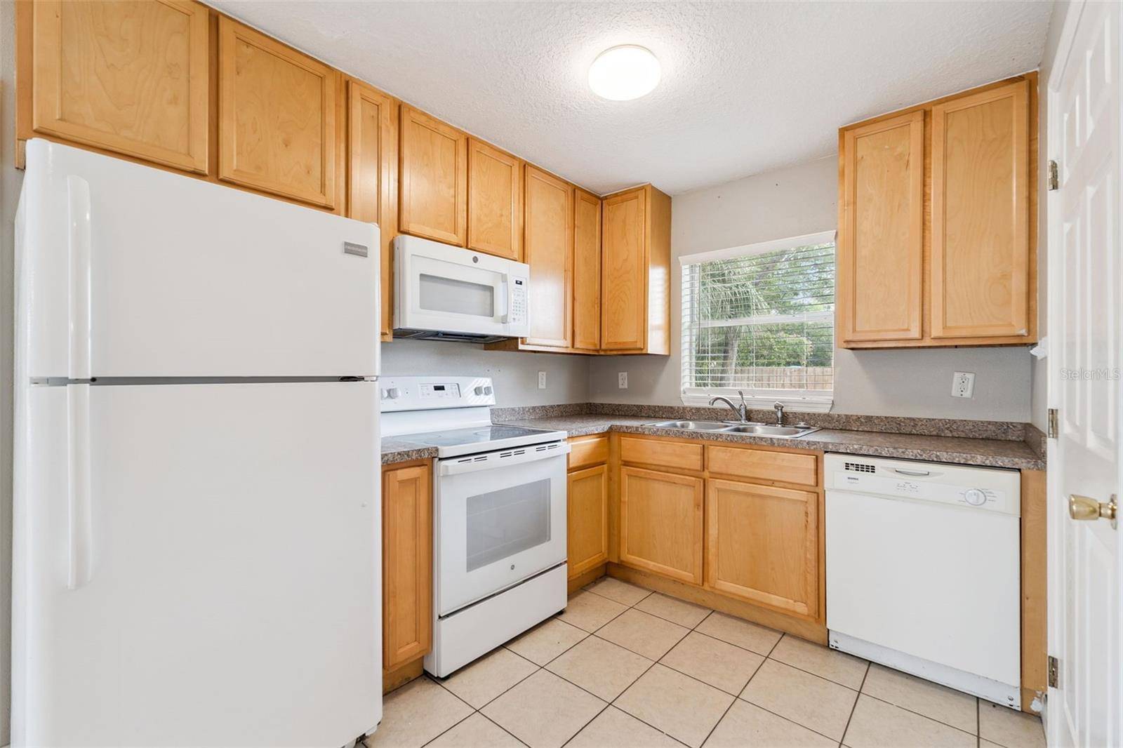 106-108 W ORANGE AVE, Lake Wales, FL 33853