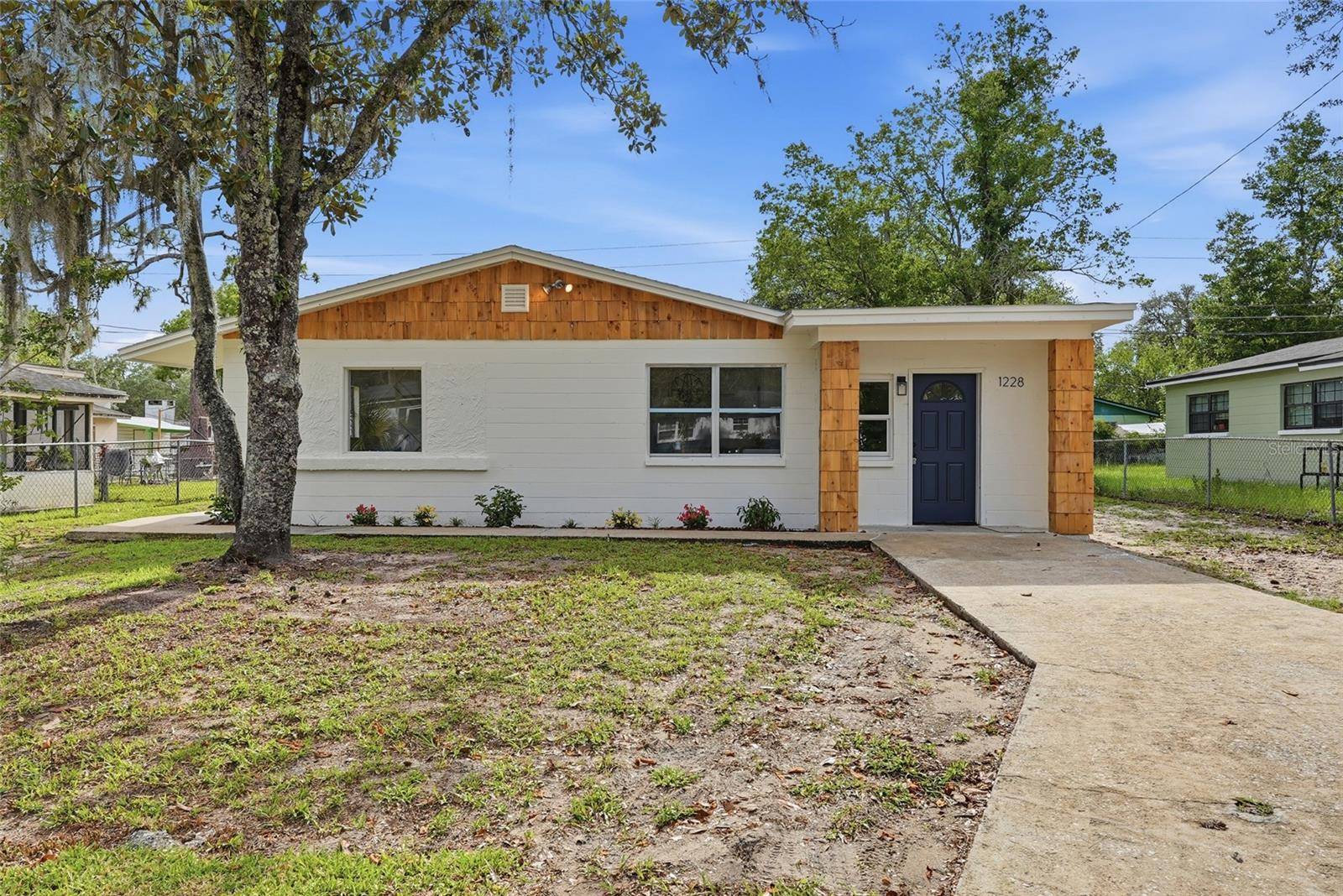 1228 SE 19TH ST, Gainesville, FL 32641