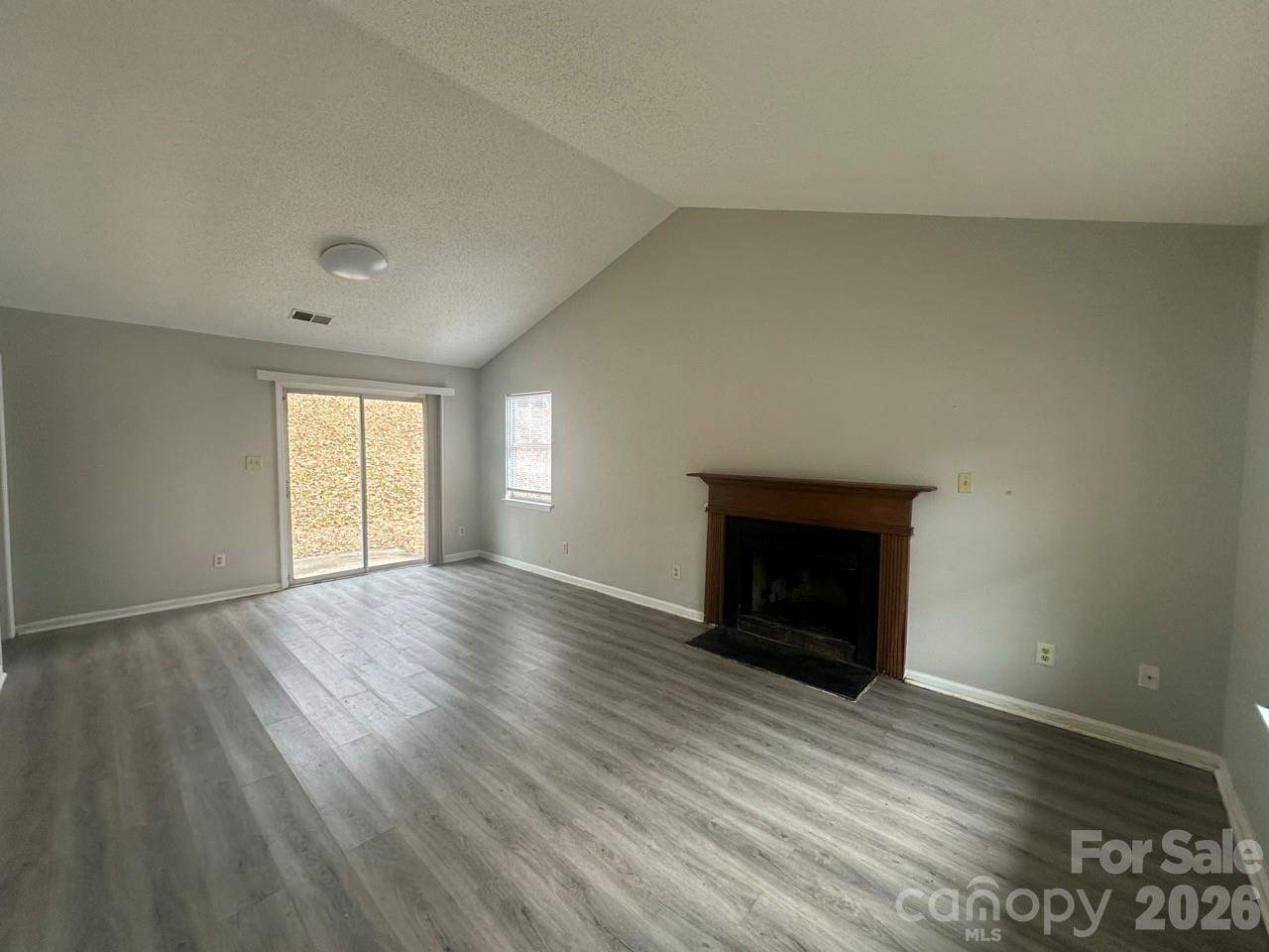 2000 Teddington DR, Charlotte, NC 28214