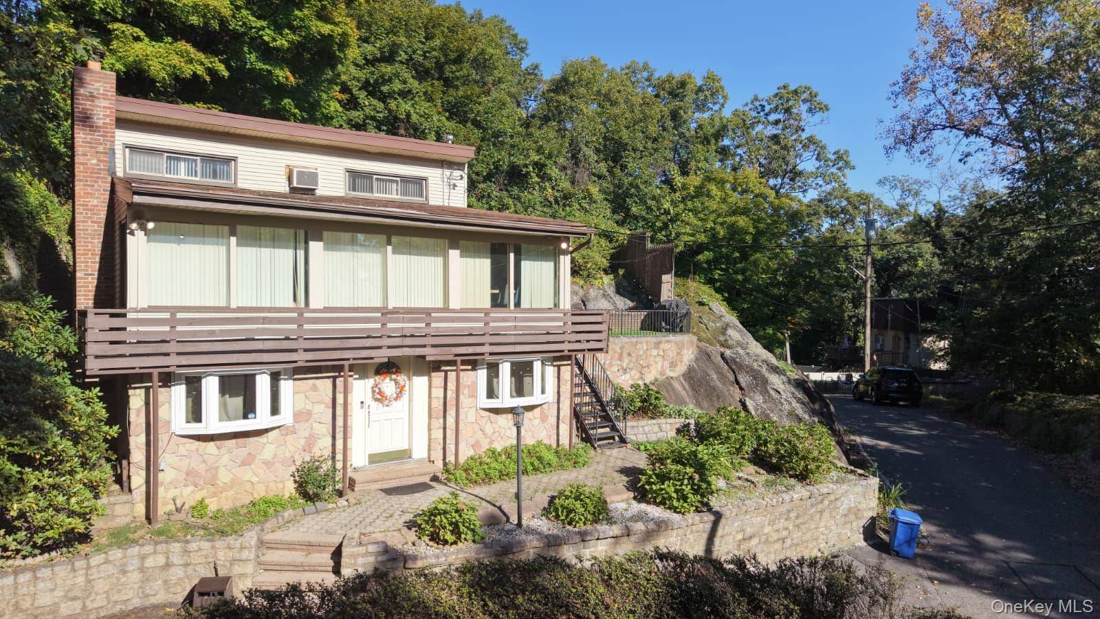 25 Chatham TER, Yonkers, NY 10710