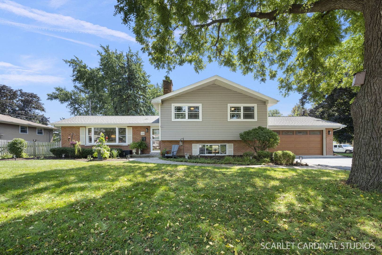 328 Spruce DR, Naperville, IL 60540