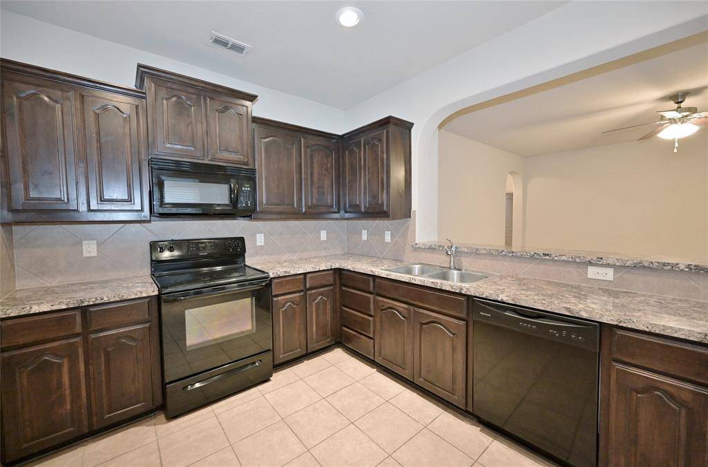 5921 Comanche Peak Drive, Fort Worth, TX 76179