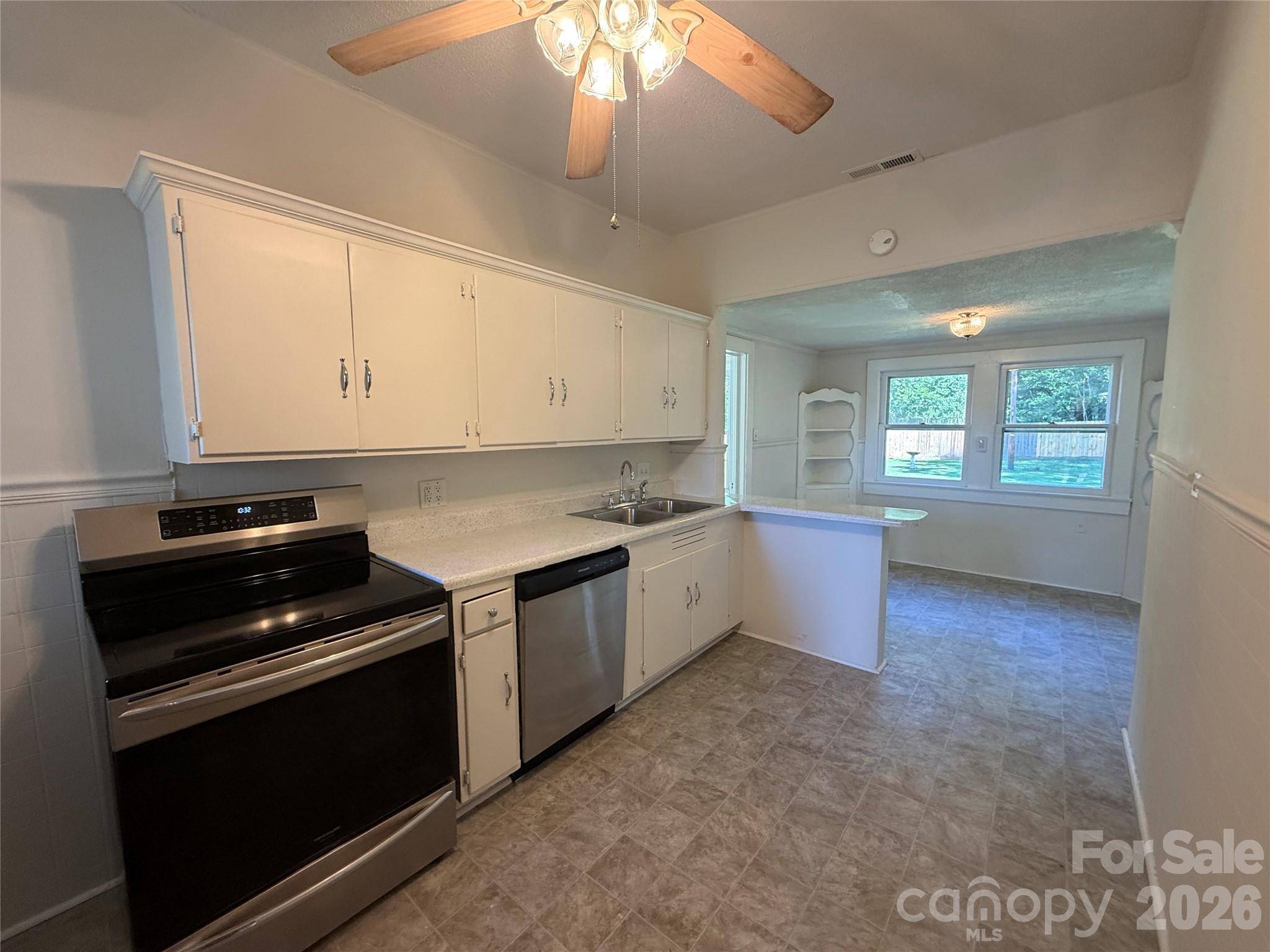 208 Pressly ST, Clover, SC 29710