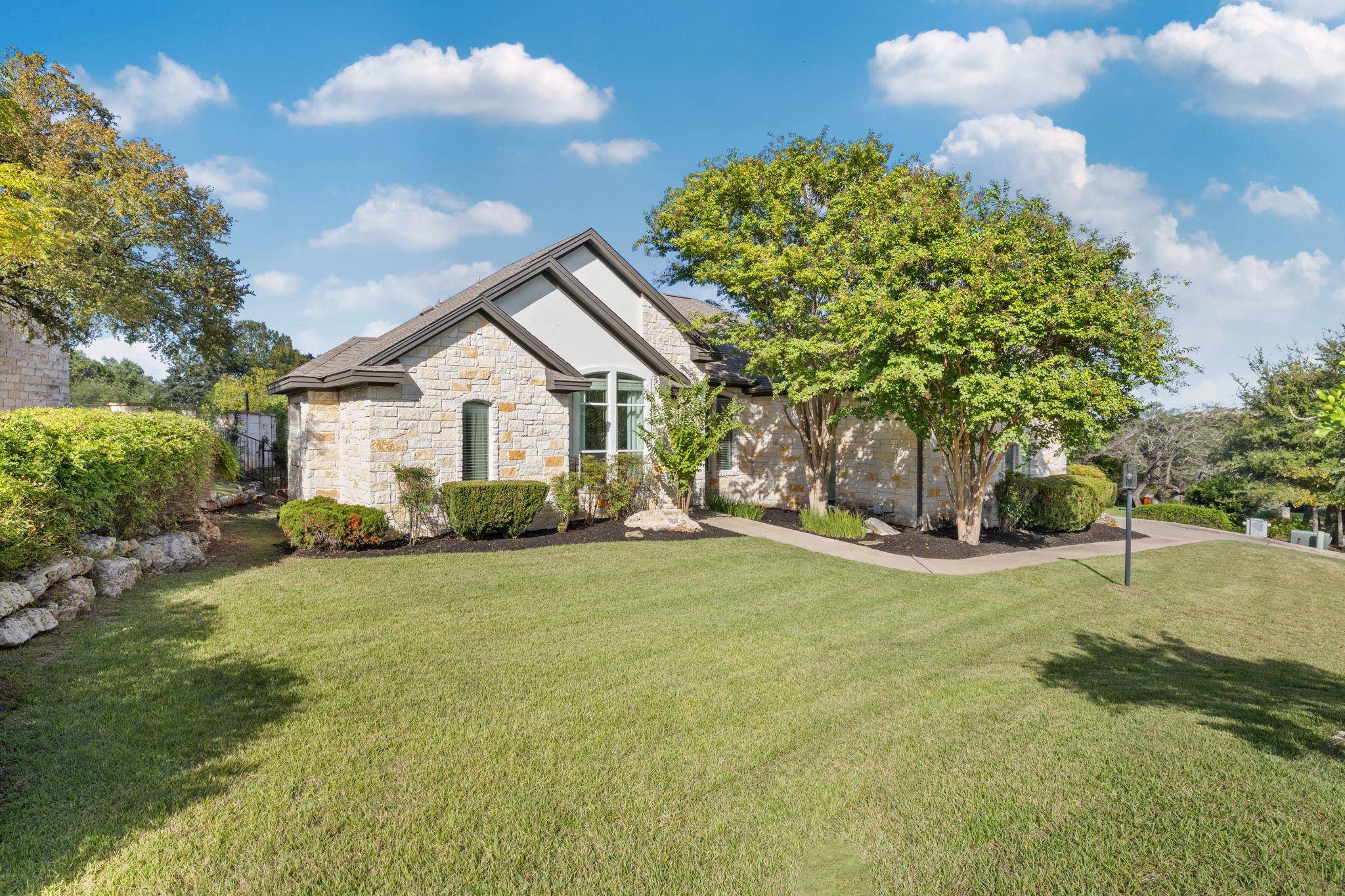 409 New Lido DR, Lakeway, TX 78734