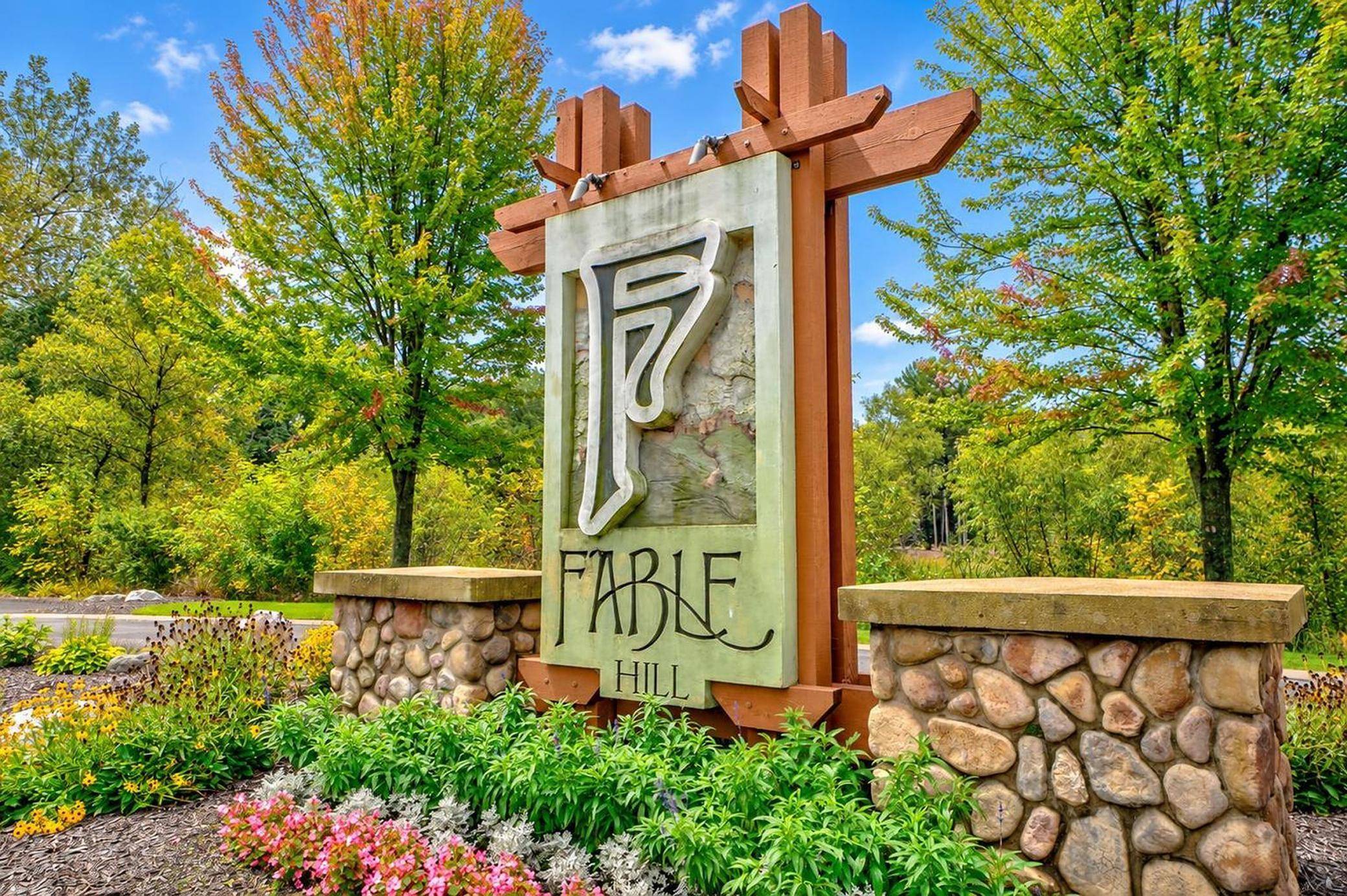 4453 Fable Hill Pkwy N, Hugo, MN 55038