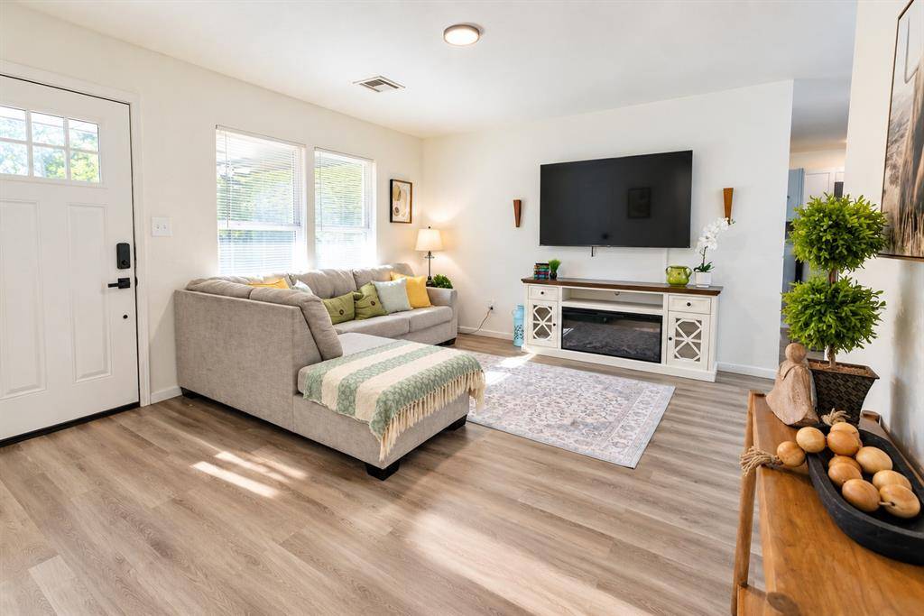 10908 N McKinley AVE, Oklahoma City, OK 73114