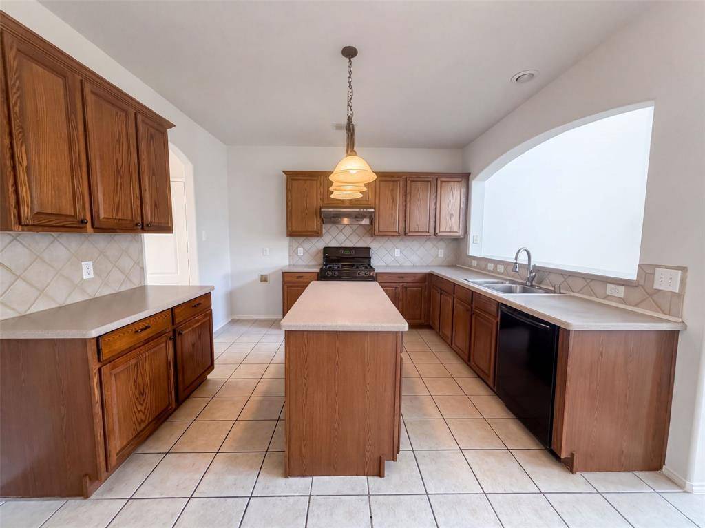 1304 Grapevine Drive, Allen, TX 75002