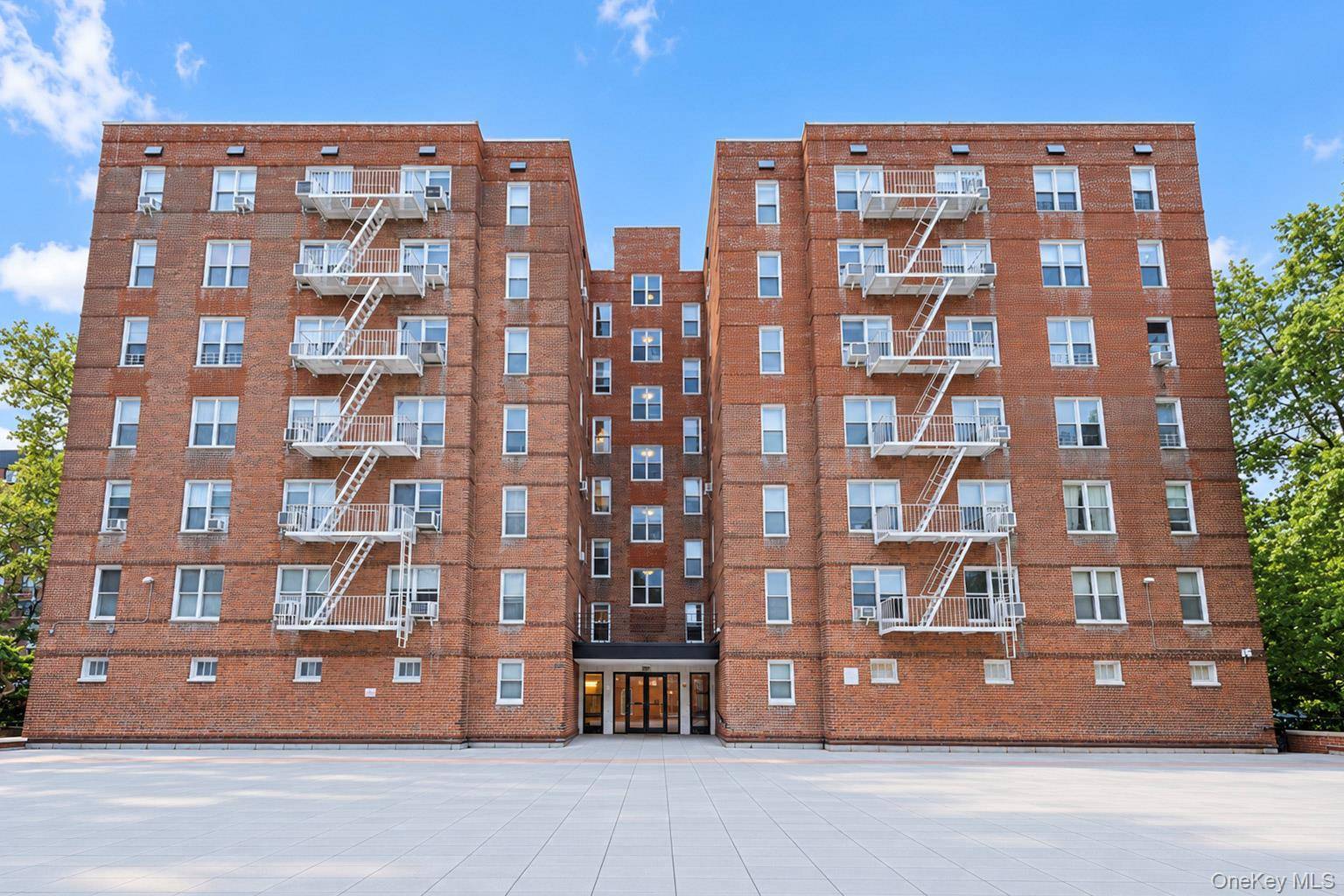 517 Riverdale AVE #2H, Yonkers, NY 10705