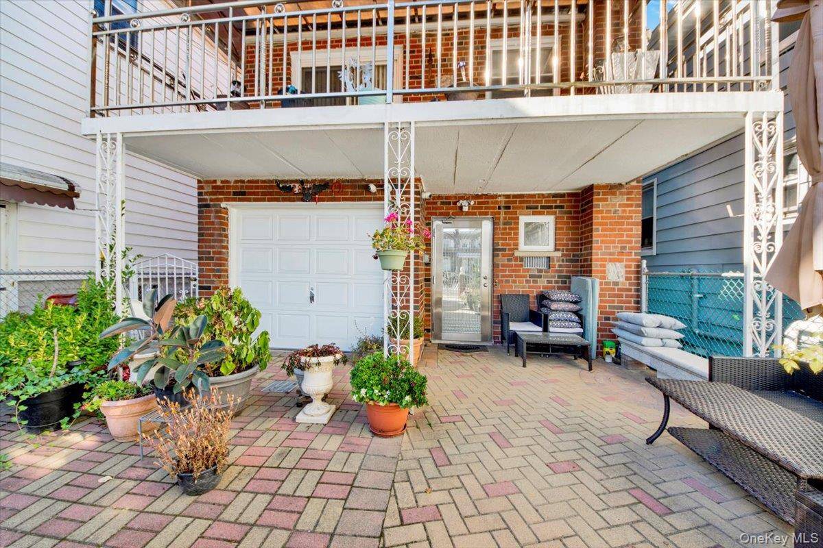 2877 Waterbury AVE, Bronx, NY 10461