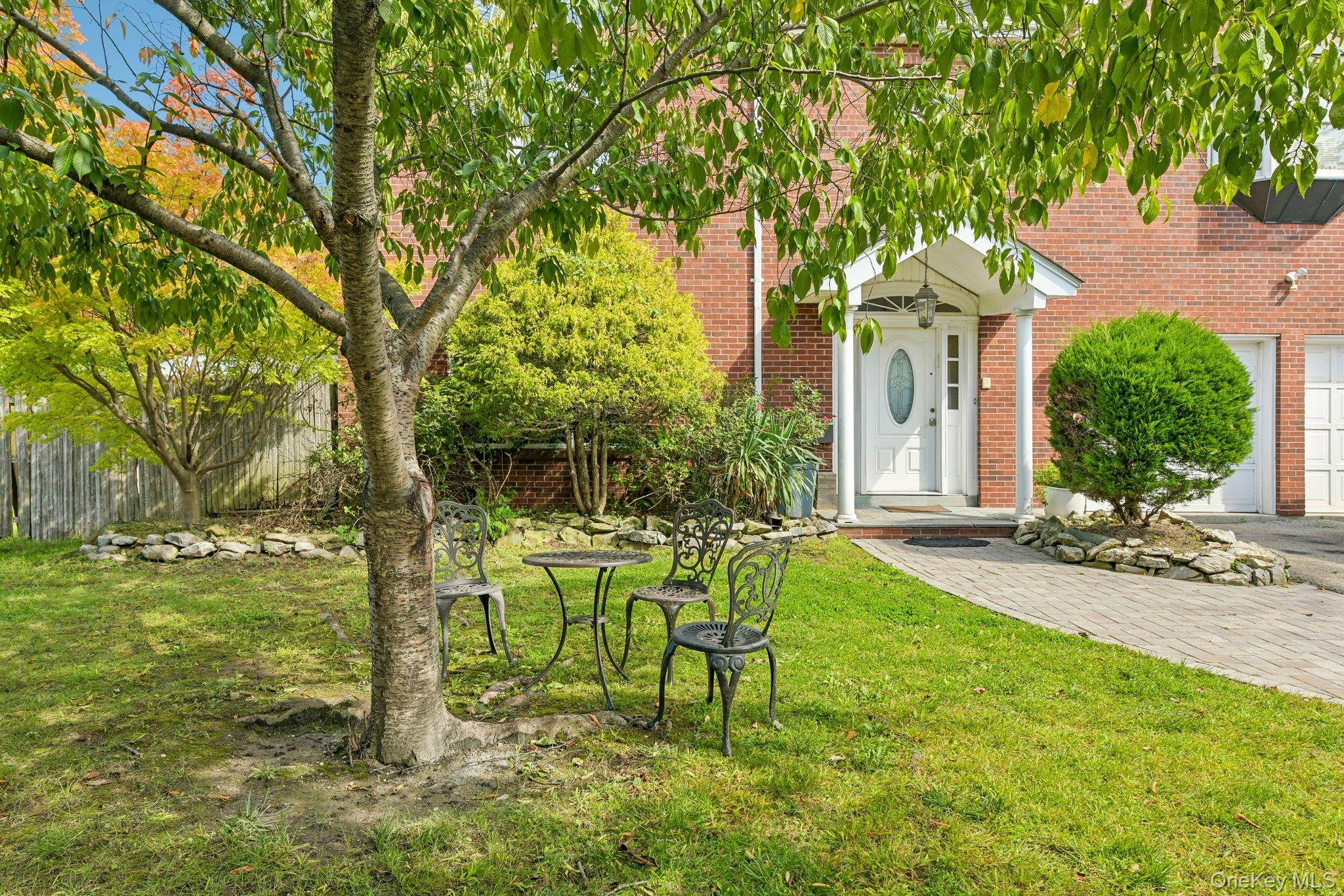 708 Park LN, Cedarhurst, NY 11516