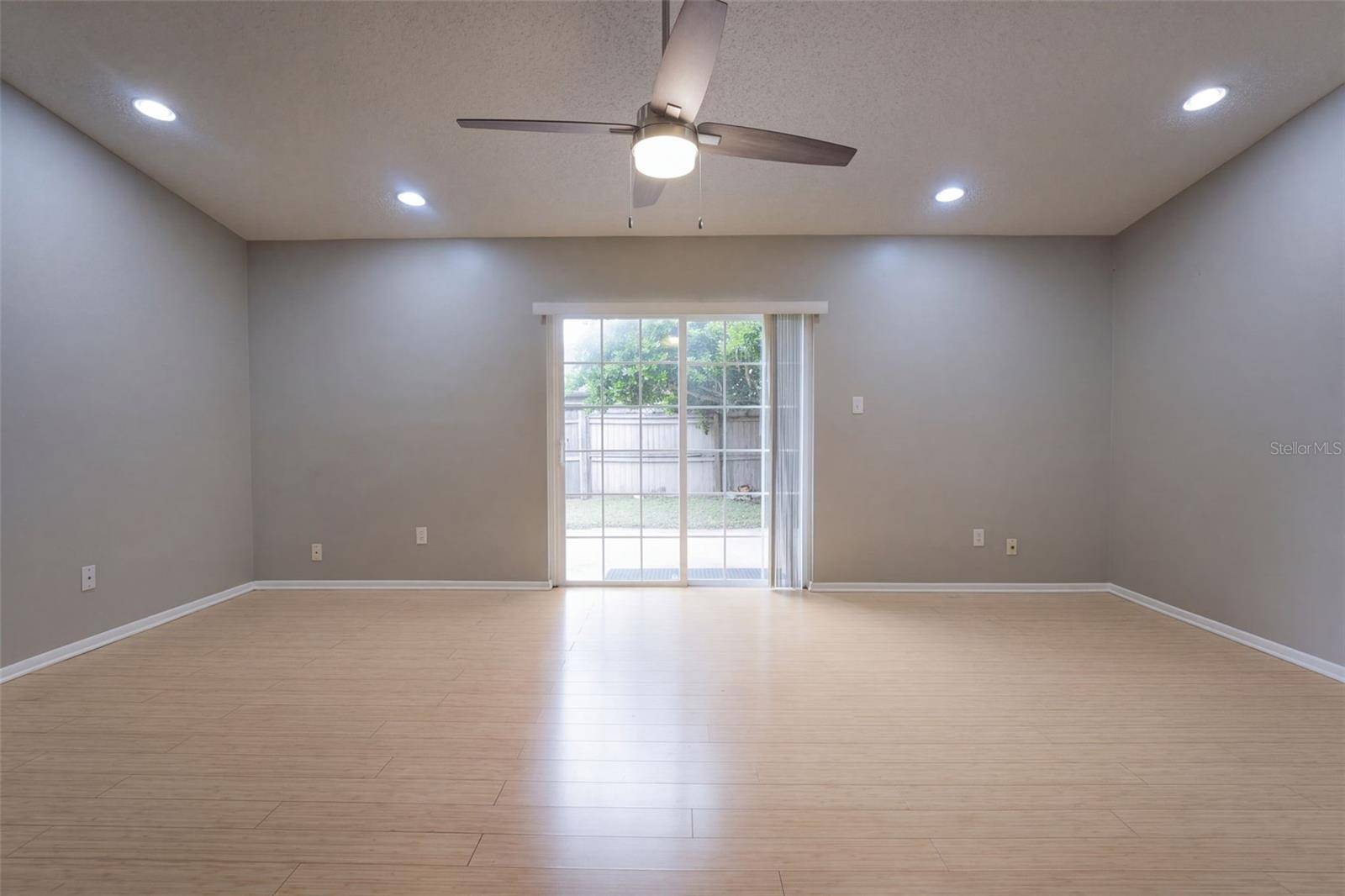 102 OAKRIDGE CT, Sanford, FL 32773
