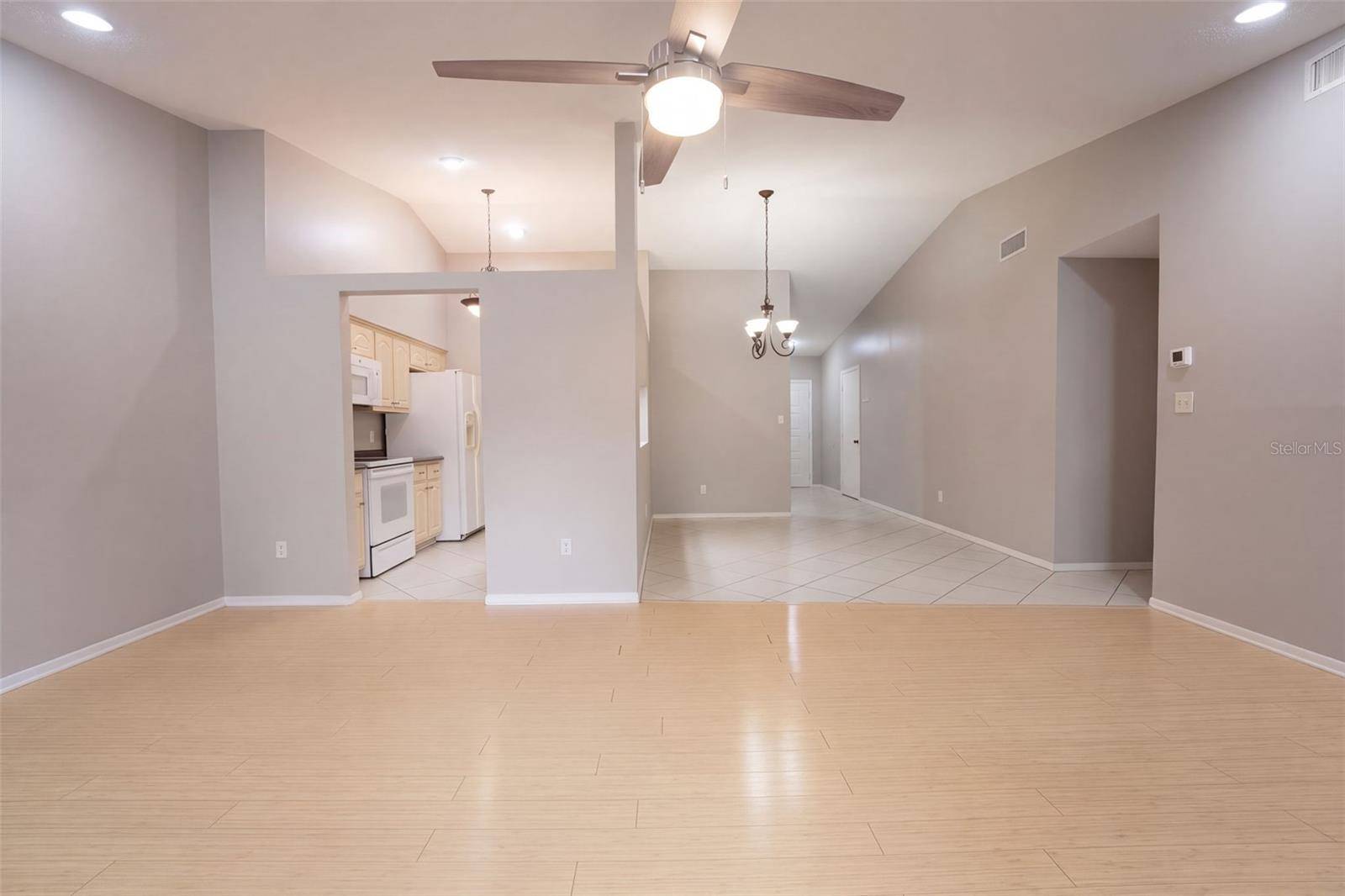 102 OAKRIDGE CT, Sanford, FL 32773