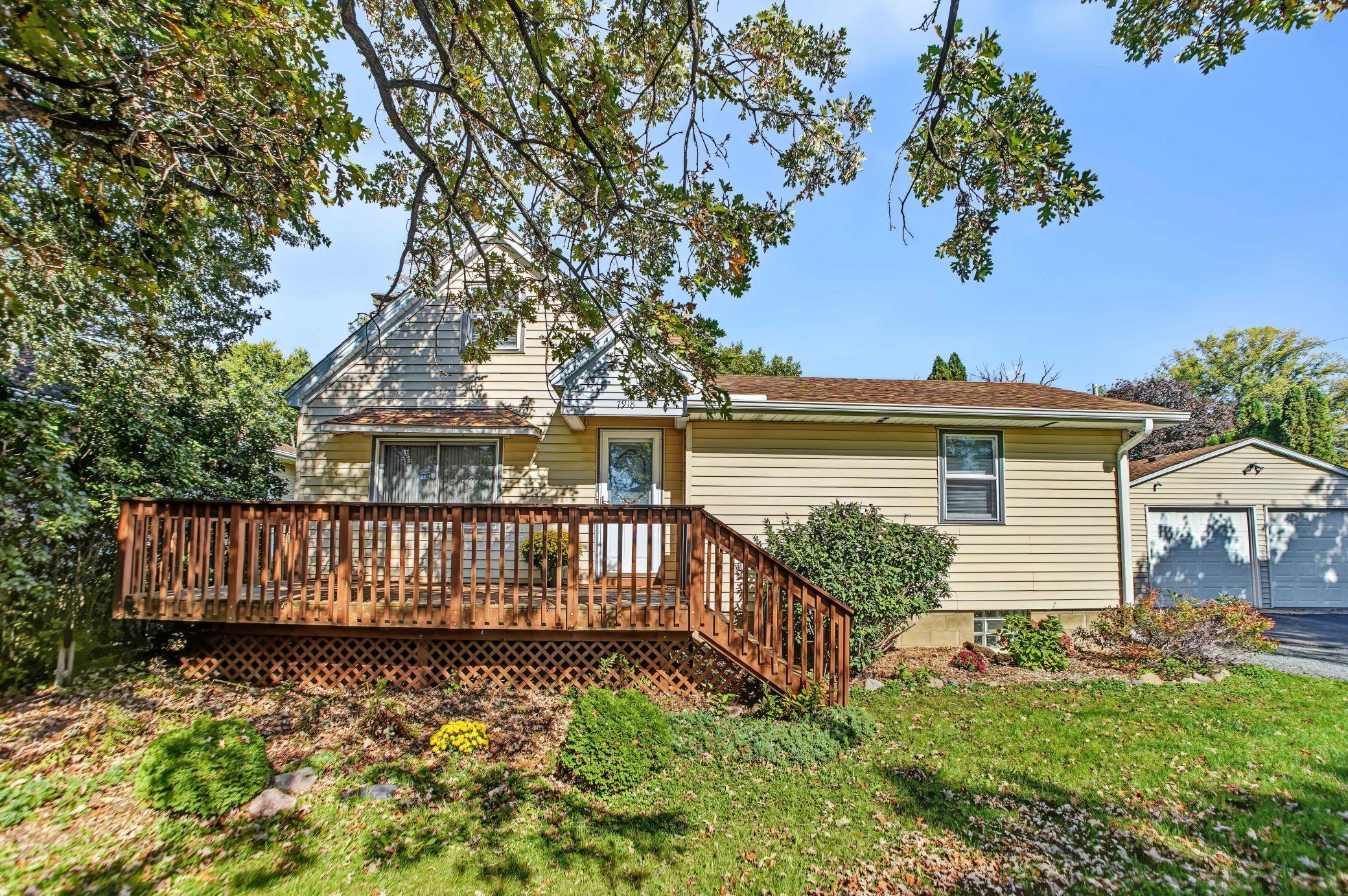 7918 Stillwater BLVD N, Oakdale, MN 55128