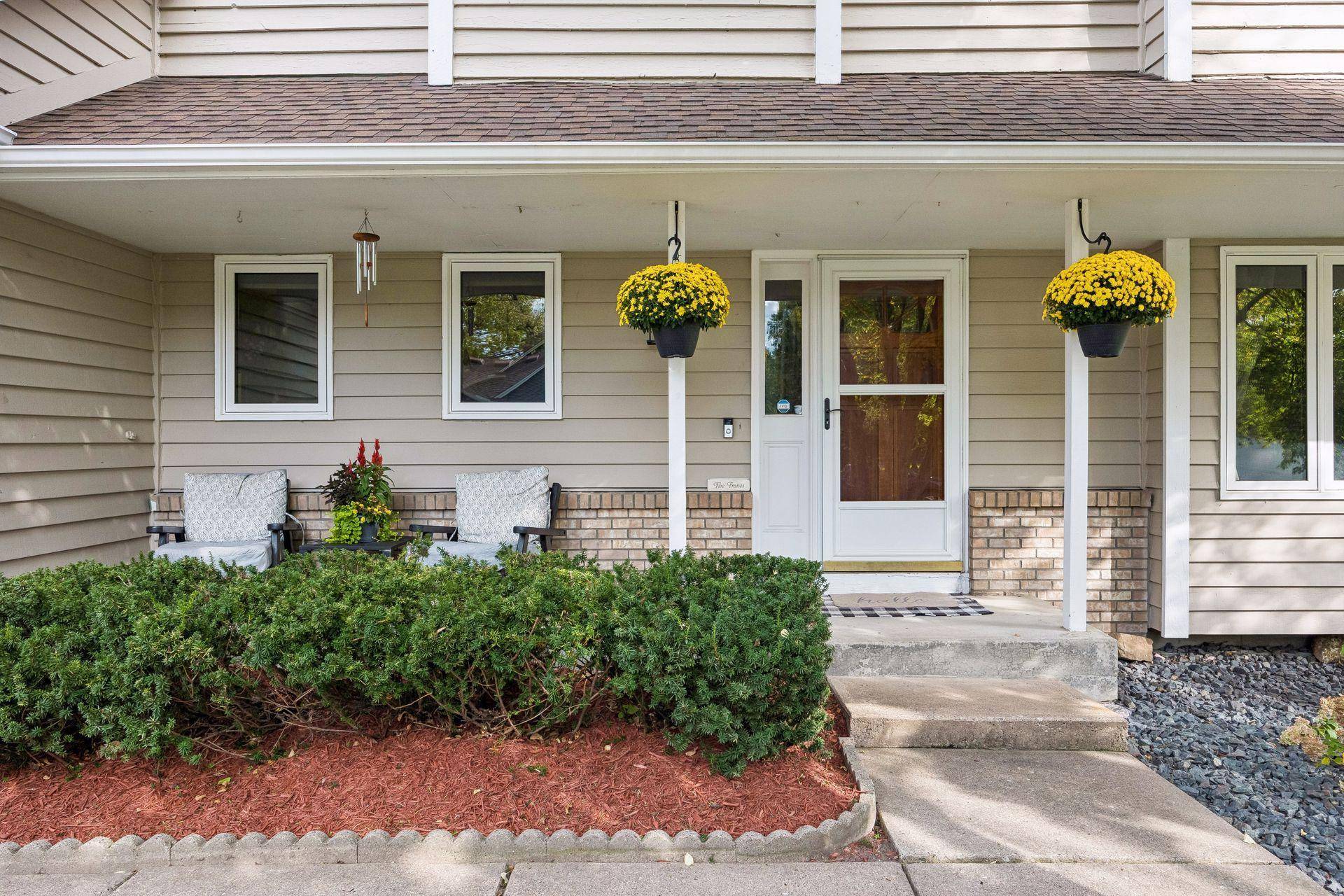 8860 Everest LN N, Maple Grove, MN 55311