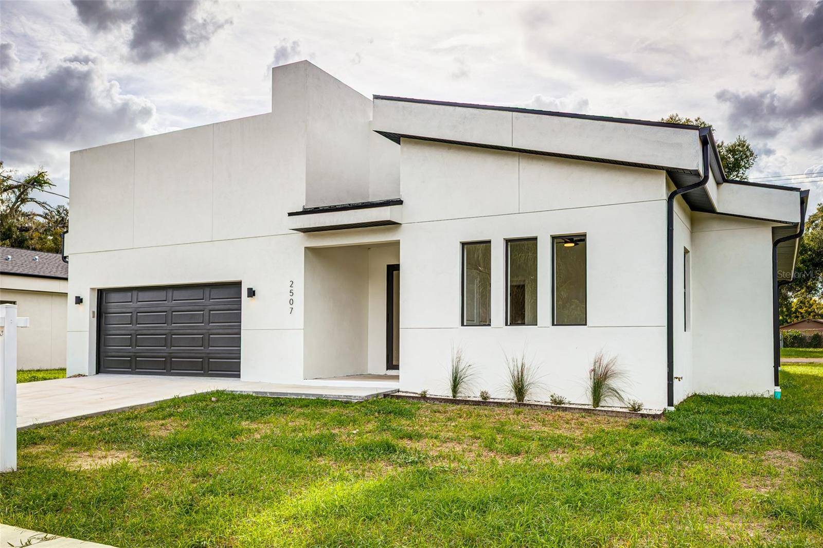 2507 FAIRVIEW AVE, Seffner, FL 33584