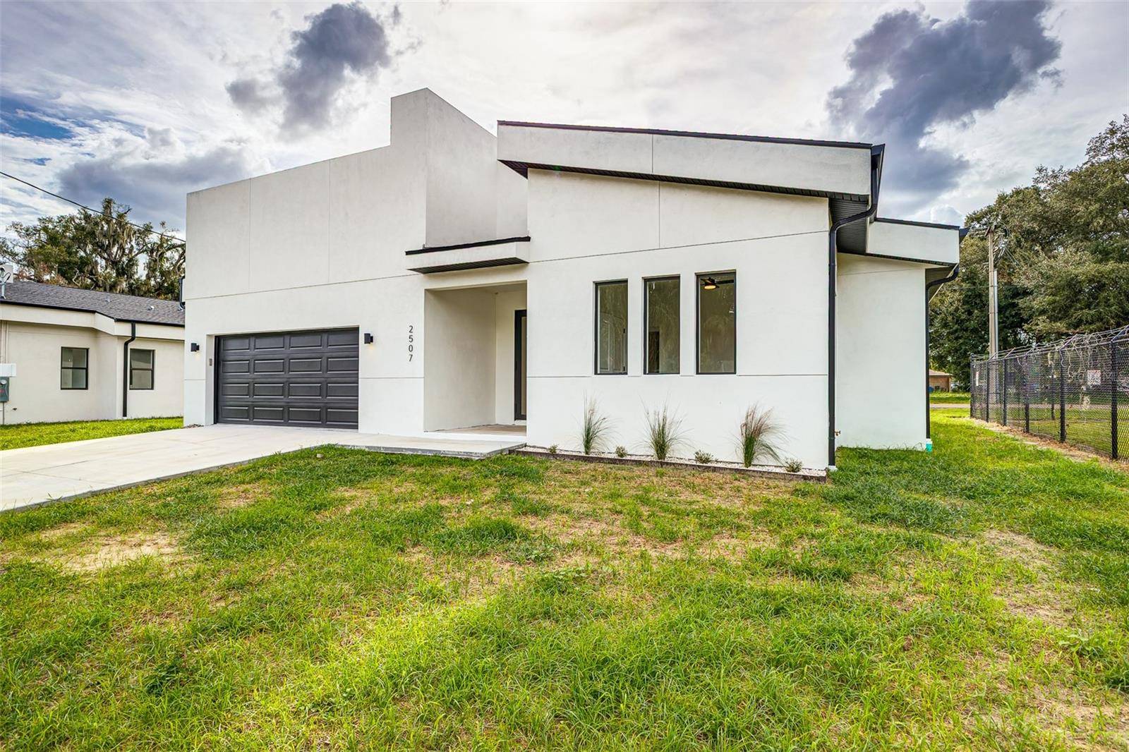 2507 FAIRVIEW AVE, Seffner, FL 33584