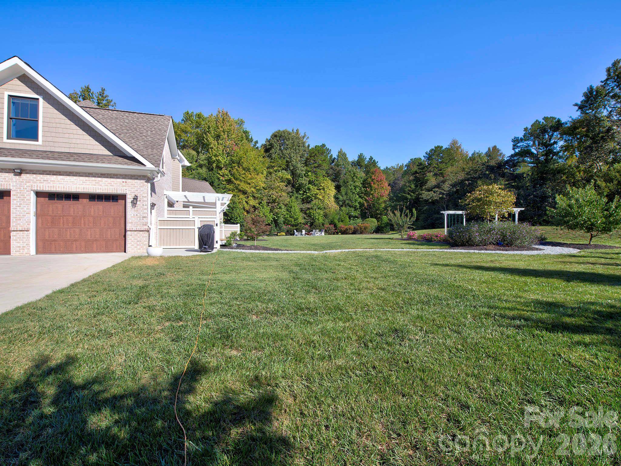 8833 Kerns Meadow LN, Huntersville, NC 28078