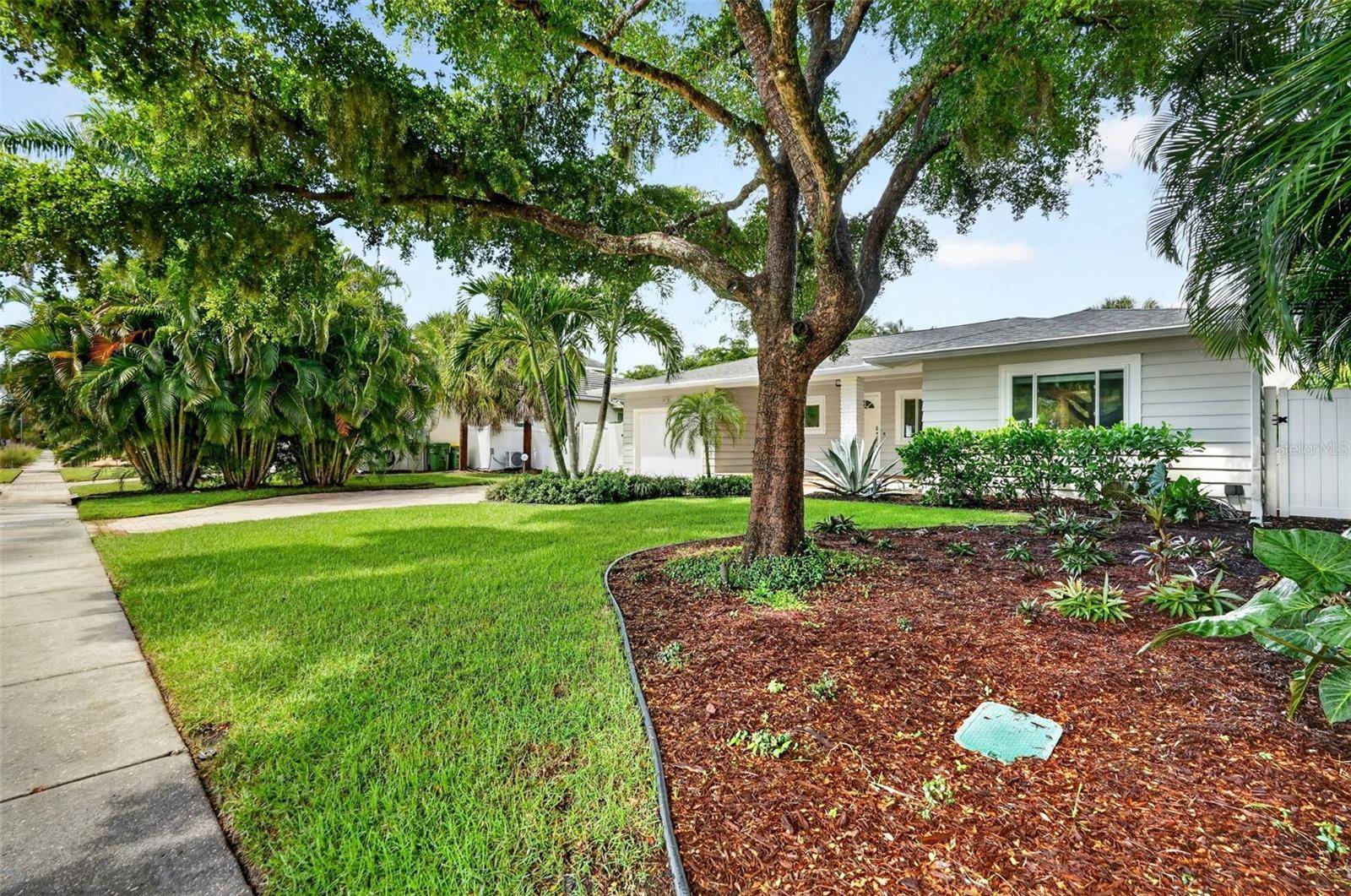 1965 HIBISCUS ST, Sarasota, FL 34239