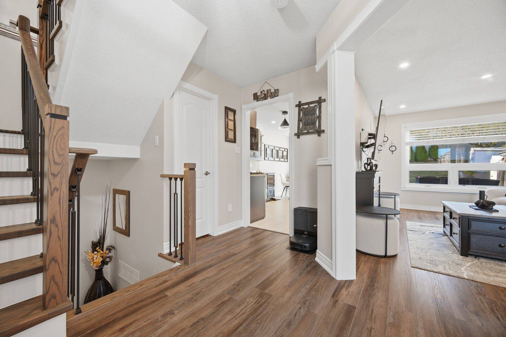 8 Waterbury ST, Caledon, ON L7E 1X2
