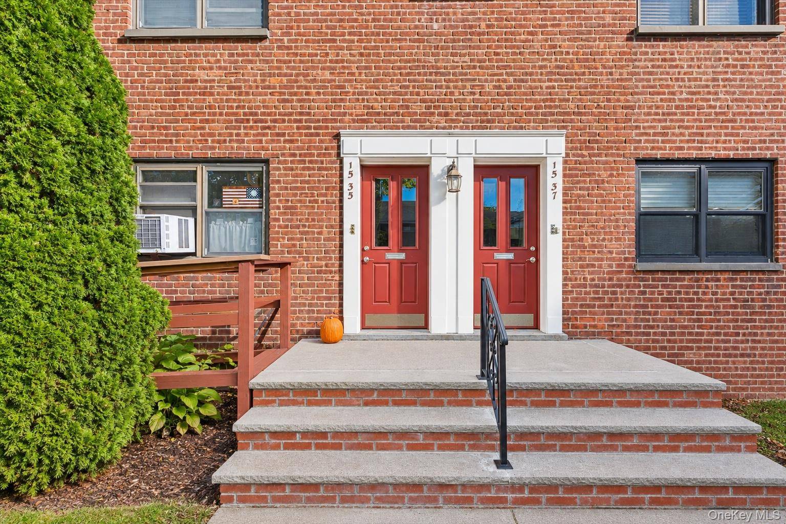 15-35 160 ST #6-160, Whitestone, NY 11357