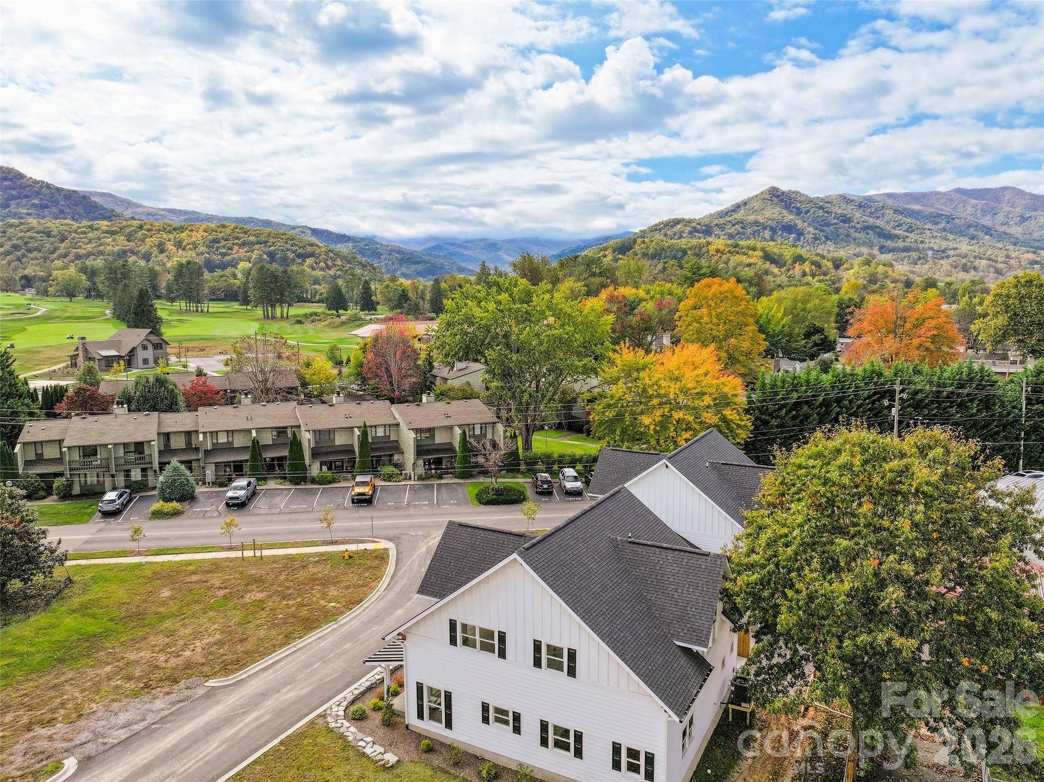 11 Riemar LN, Waynesville, NC 28786