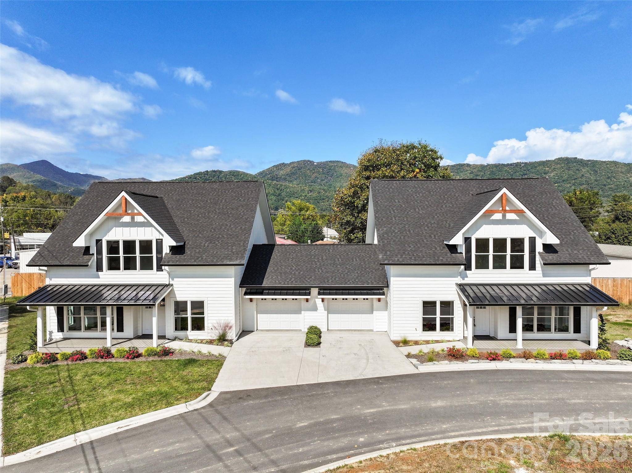 15 Riemar LN, Waynesville, NC 28786