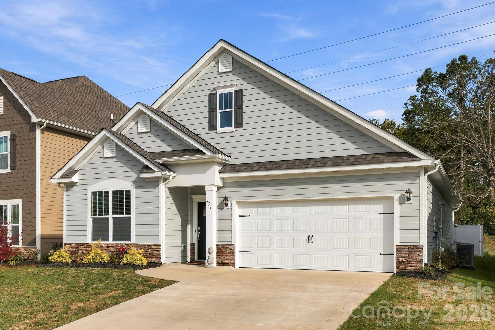451 Fox Cove CV, Hendersonville, NC 28792