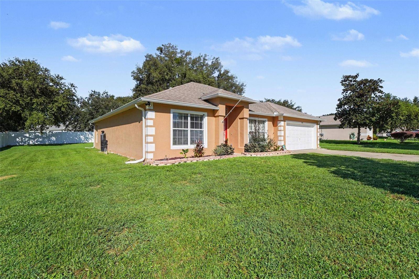 2303 WEATHERED WOOD DR, Leesburg, FL 34748