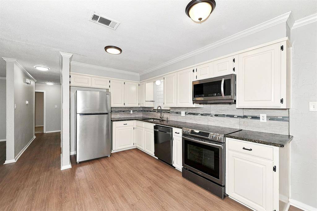 313 Mccurdy Street, Crowley, TX 76036