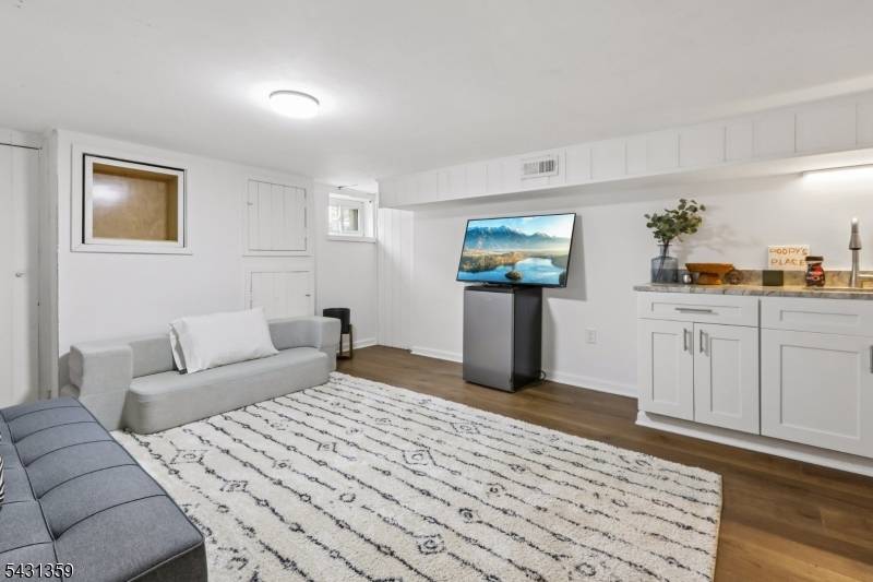 63 Garrison St, Newark City, NJ 07105