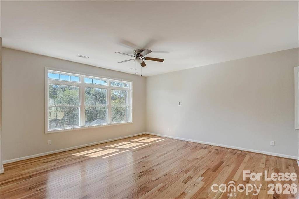 26 John Halford CT, Hendersonville, NC 28792