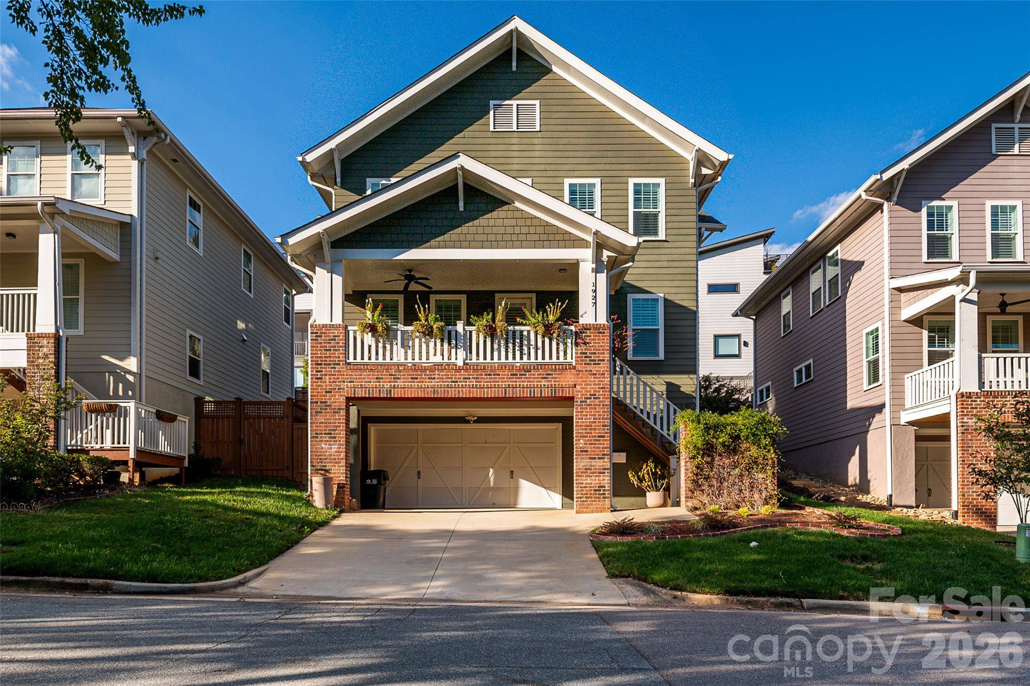 1927 Hamorton PL, Charlotte, NC 28205