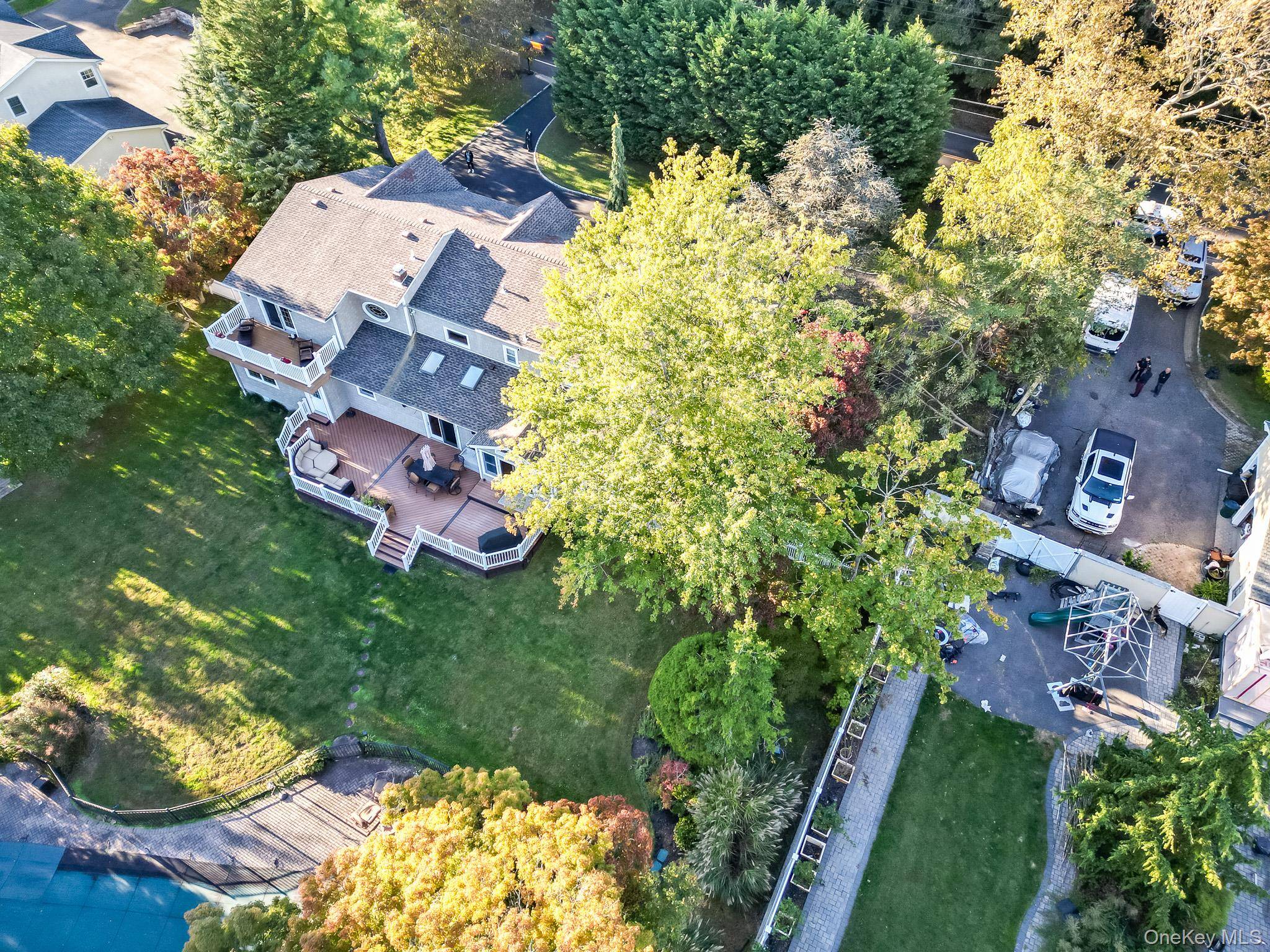 442 Wolf Hill RD, Dix Hills, NY 11746