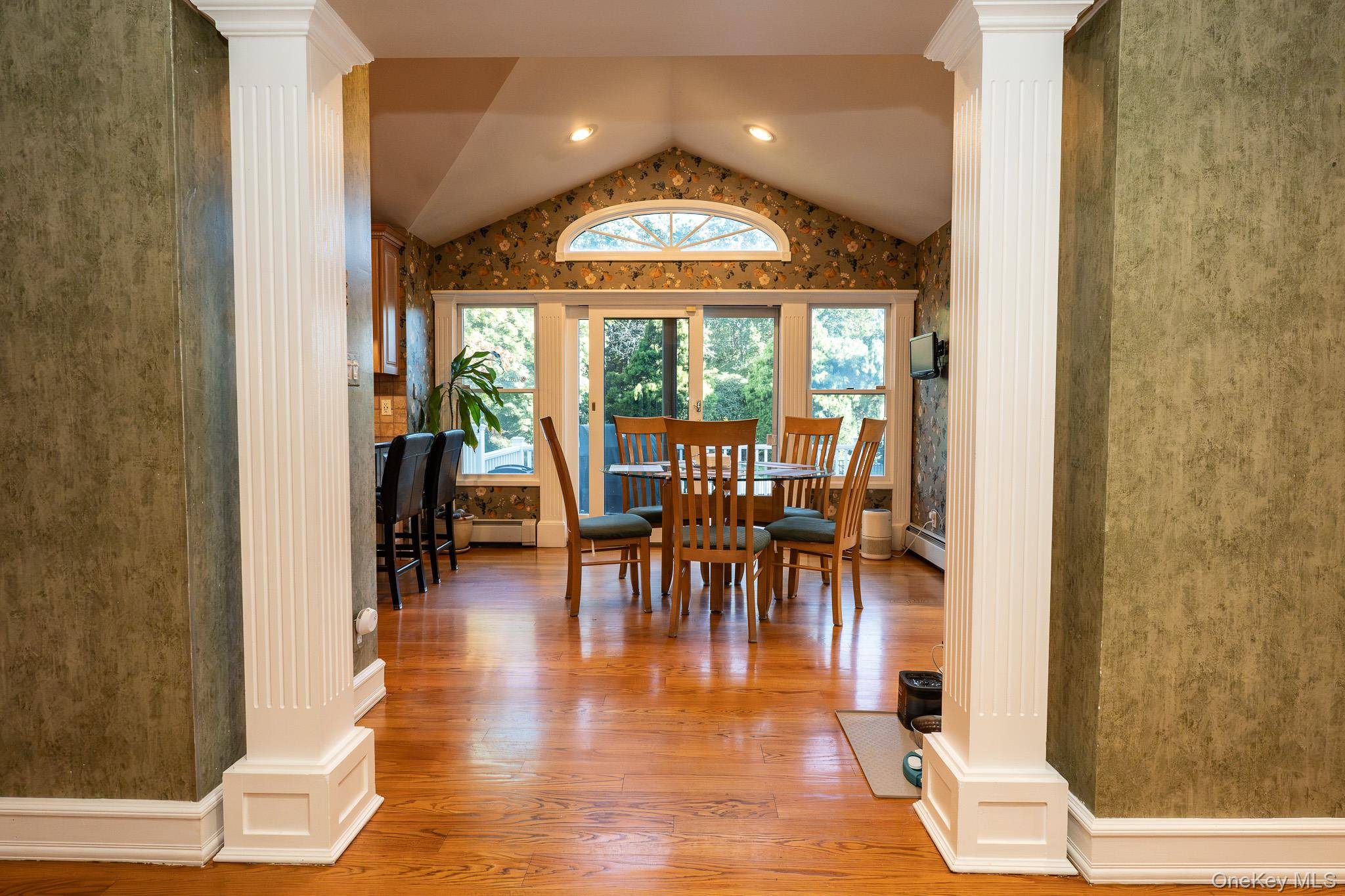 442 Wolf Hill RD, Dix Hills, NY 11746
