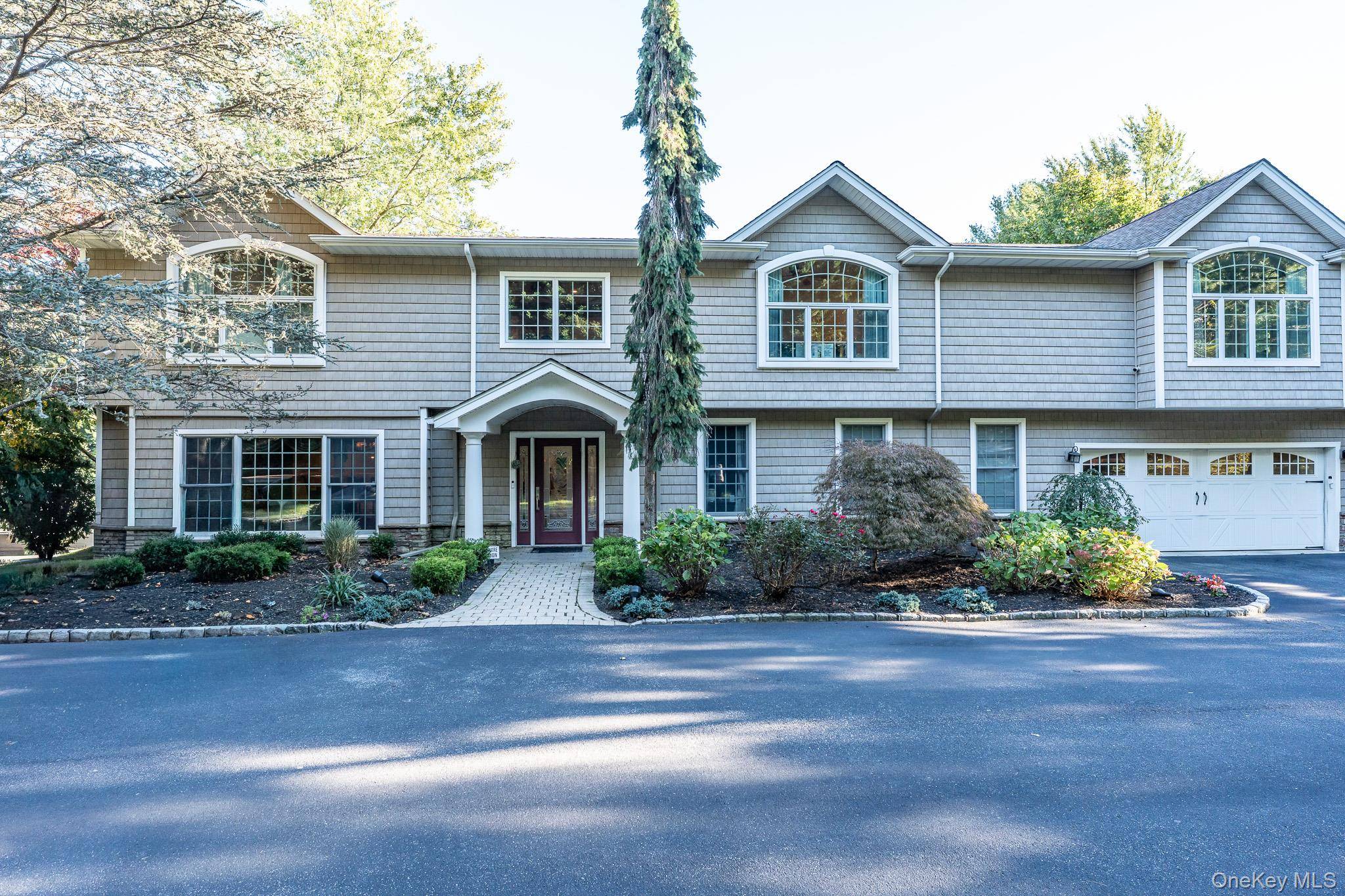 442 Wolf Hill RD, Dix Hills, NY 11746
