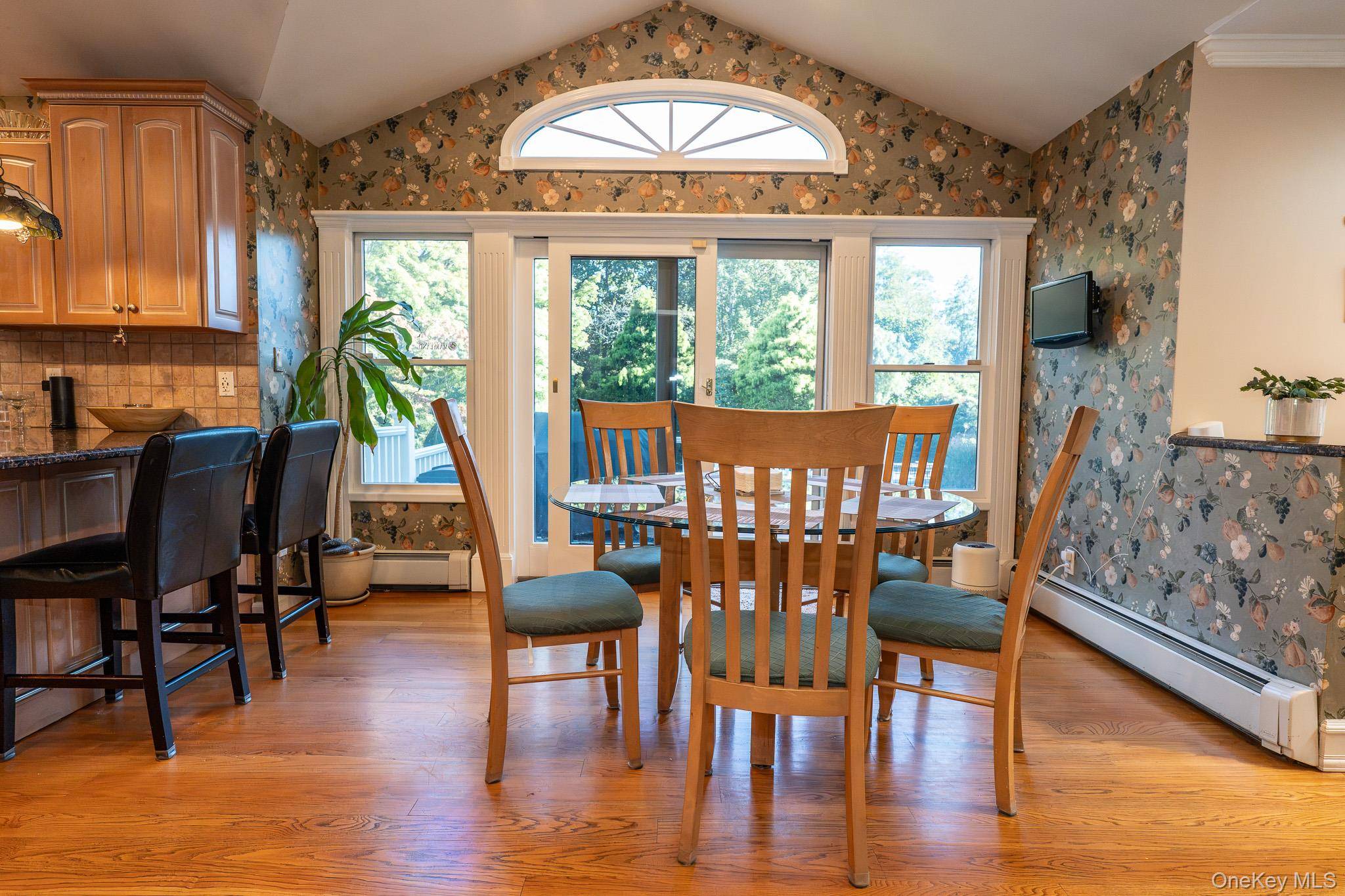442 Wolf Hill RD, Dix Hills, NY 11746