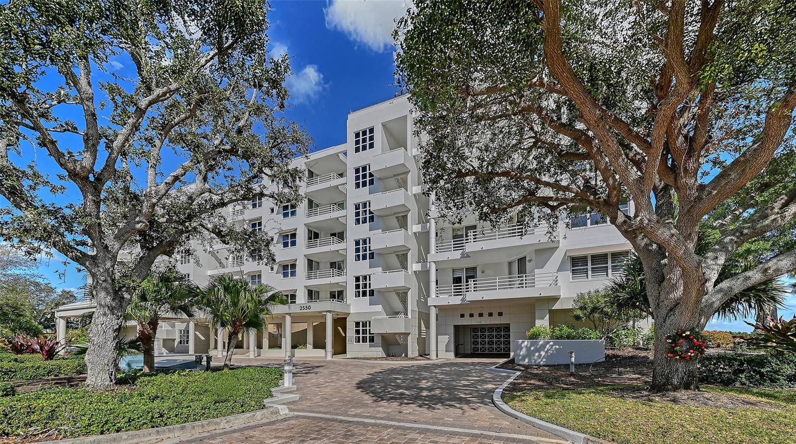 2550 HARBOURSIDE DR #334, Longboat Key, FL 34228