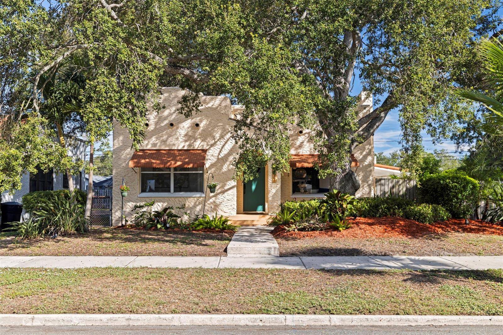 1037 51ST AVE N, St Petersburg, FL 33703
