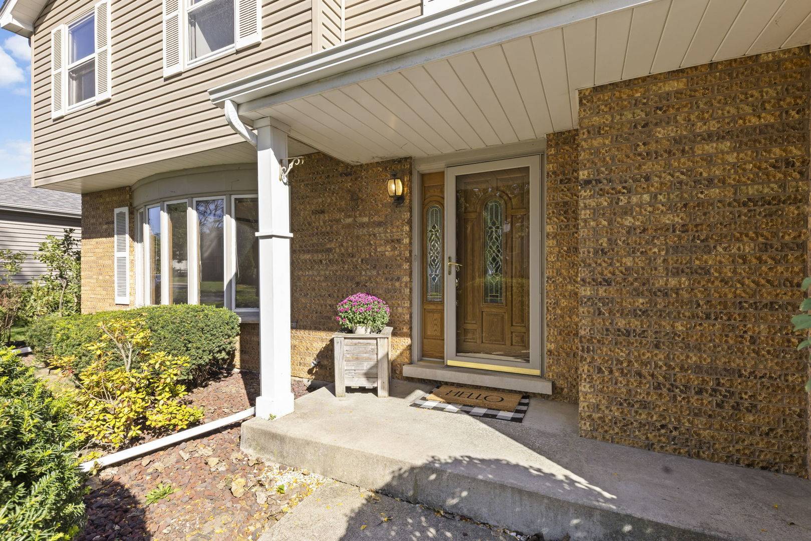 8421 Chelsea LN, Woodridge, IL 60517