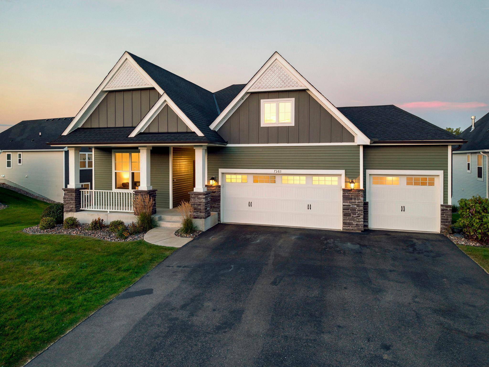 7381 Emily CIR, Lino Lakes, MN 55038