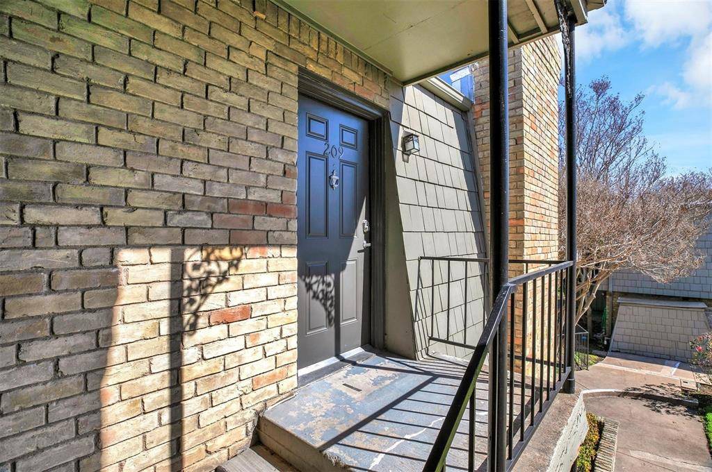 7705 Meadow Park Drive #209, Dallas, TX 75230