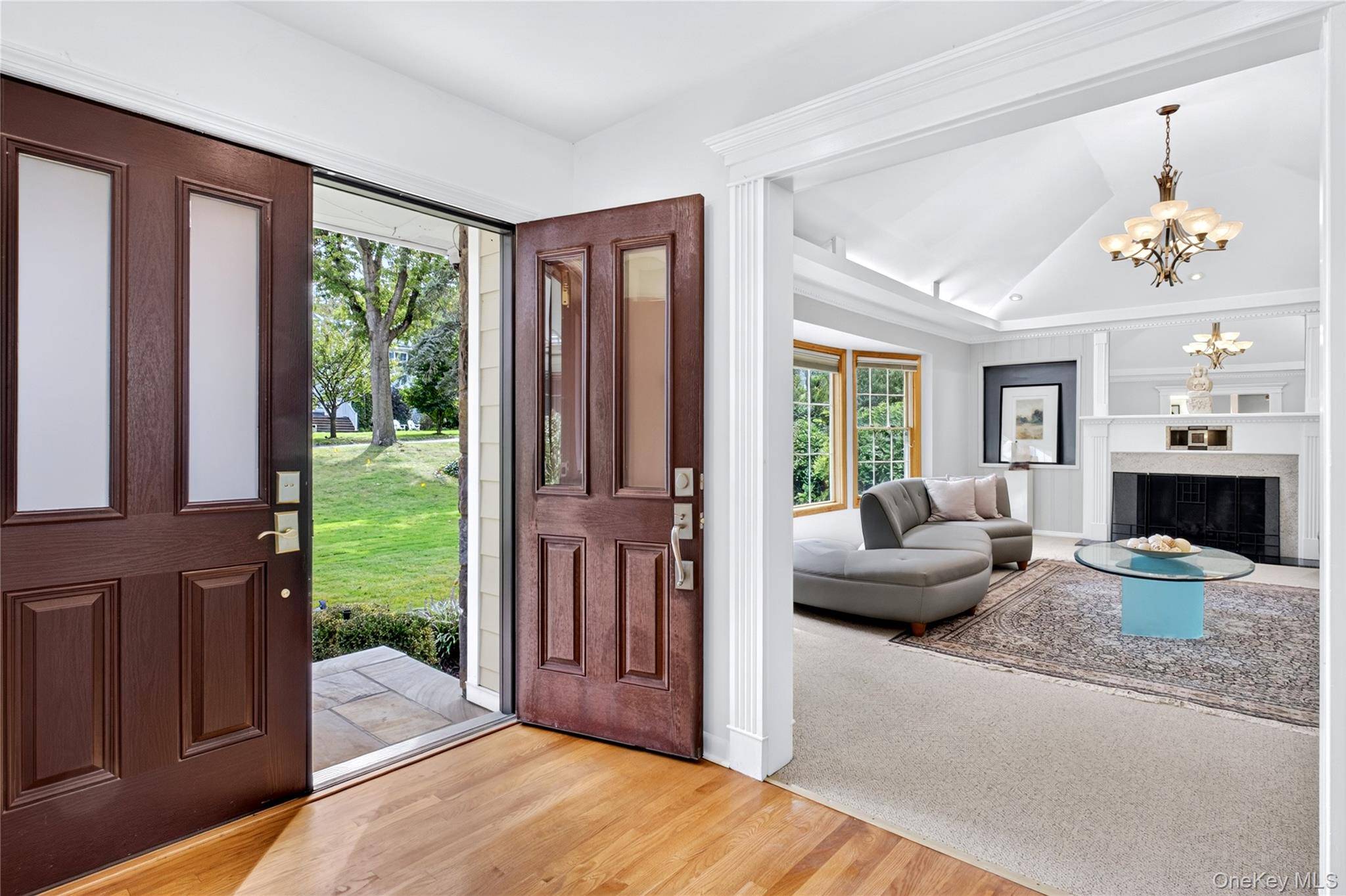 75 Plymouth RD, Manhasset, NY 11030
