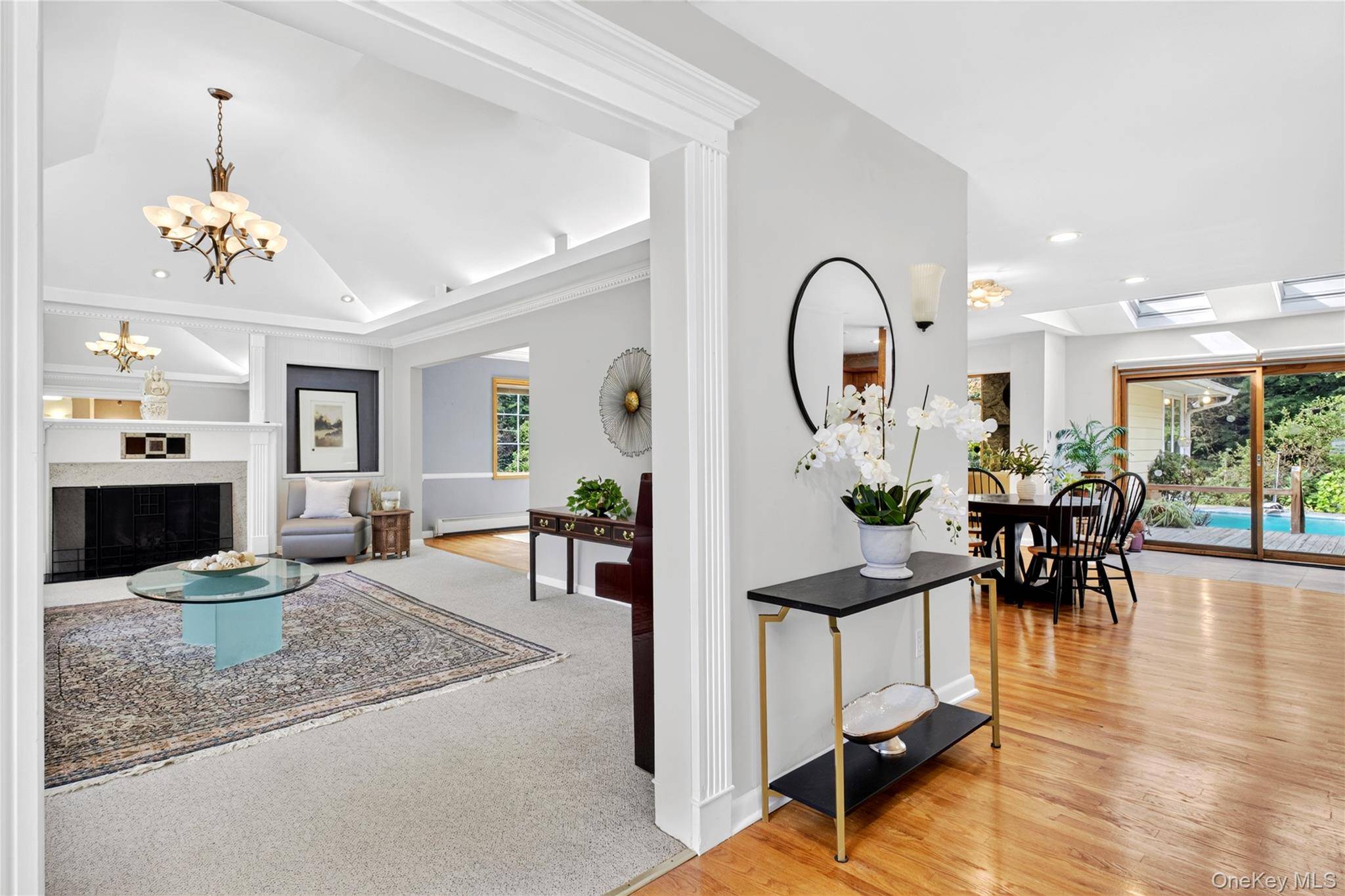 75 Plymouth RD, Manhasset, NY 11030
