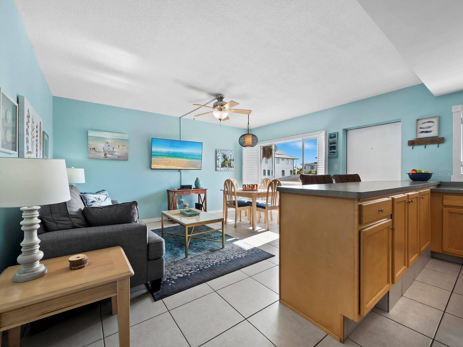 475 BENJAMIN FRANKLIN DR #215, Sarasota, FL 34236