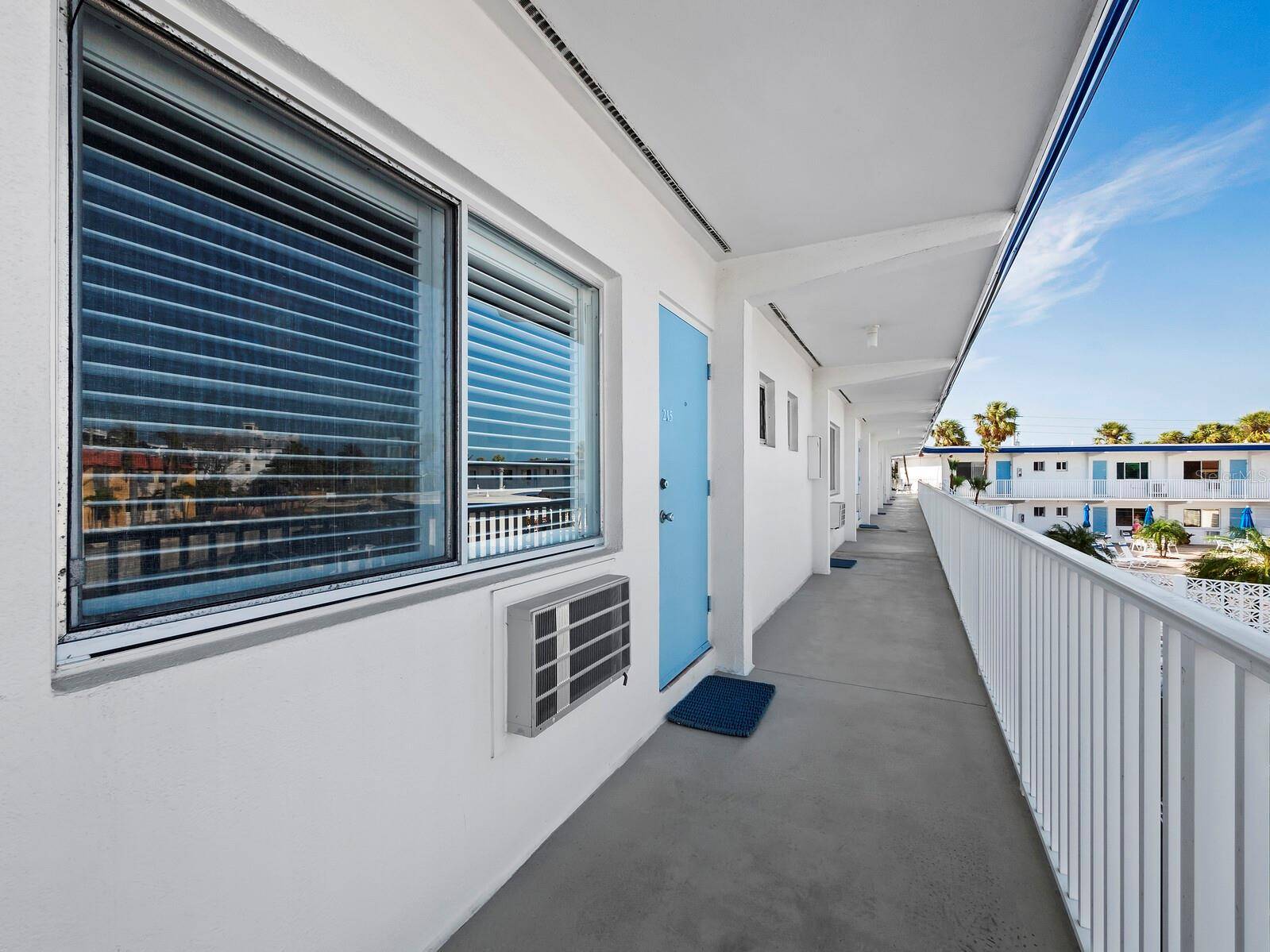 475 BENJAMIN FRANKLIN DR #215, Sarasota, FL 34236