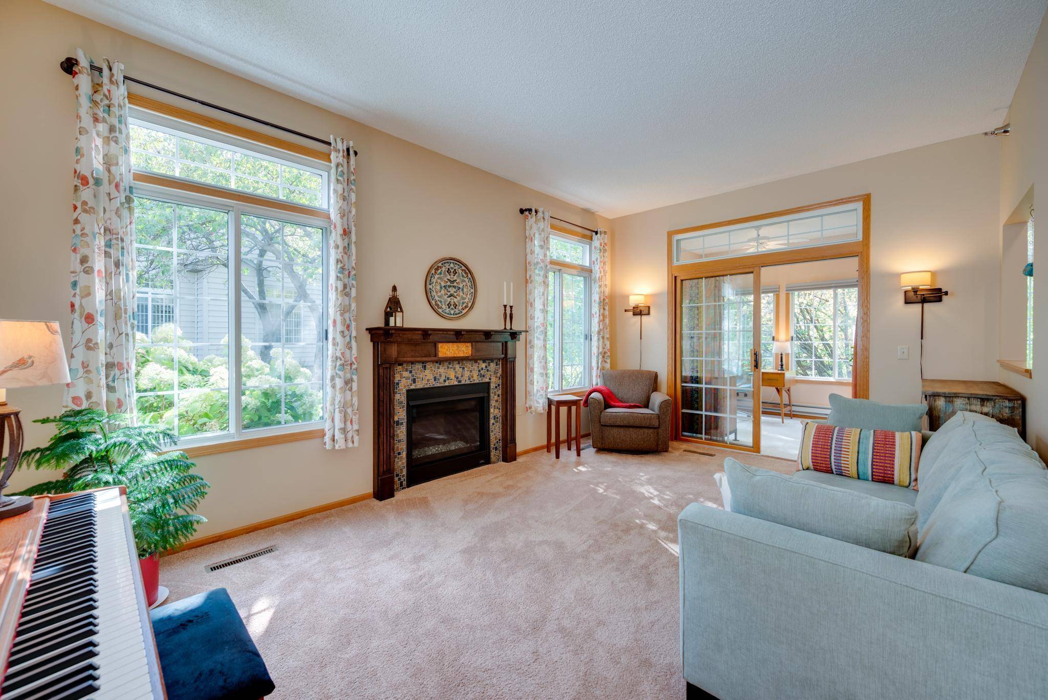 2489 Lockwood DR #55, Mendota Heights, MN 55120